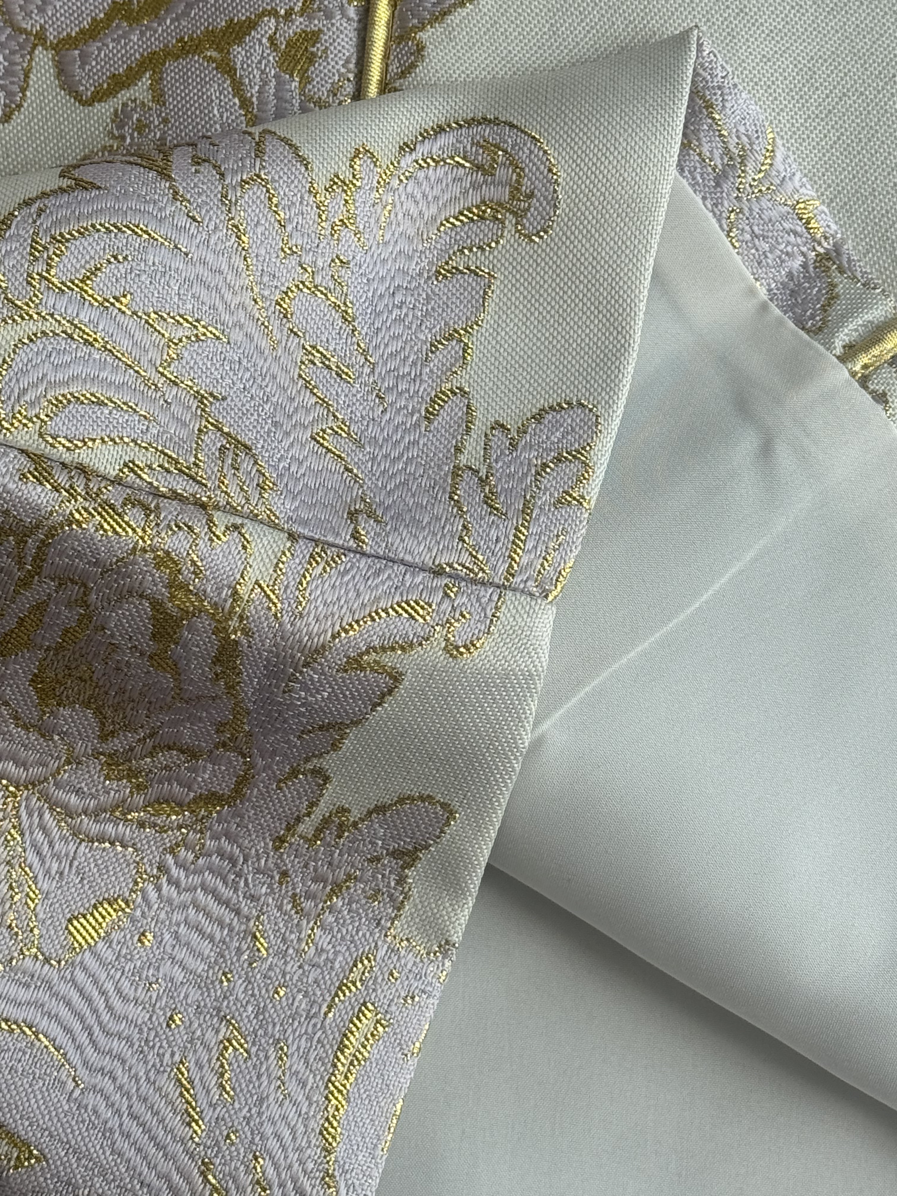 《新年》 一节袖金丝边贵气旗袍