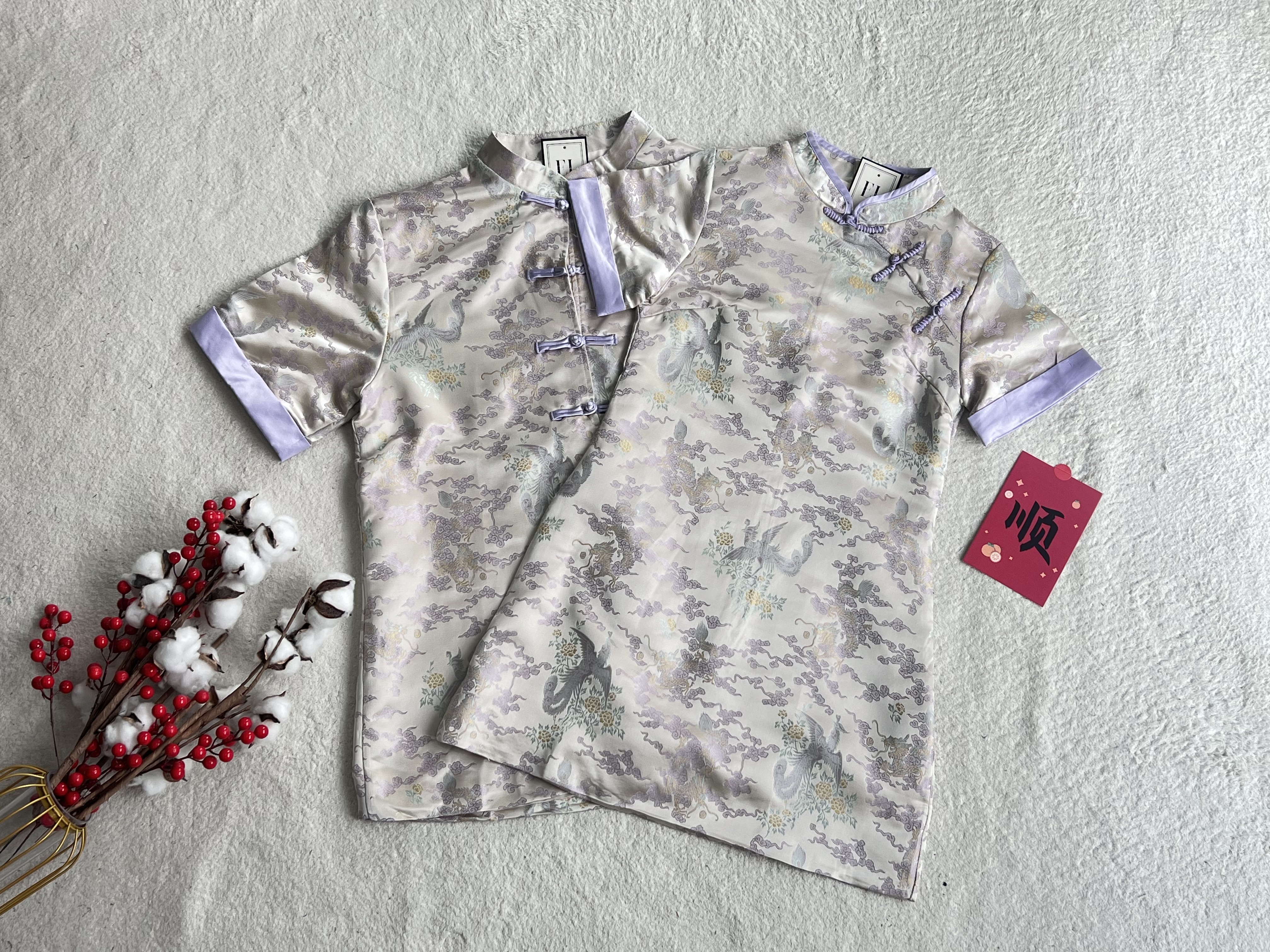 （情侣-女） 清秀缎面刺绣连身裙旗袍.