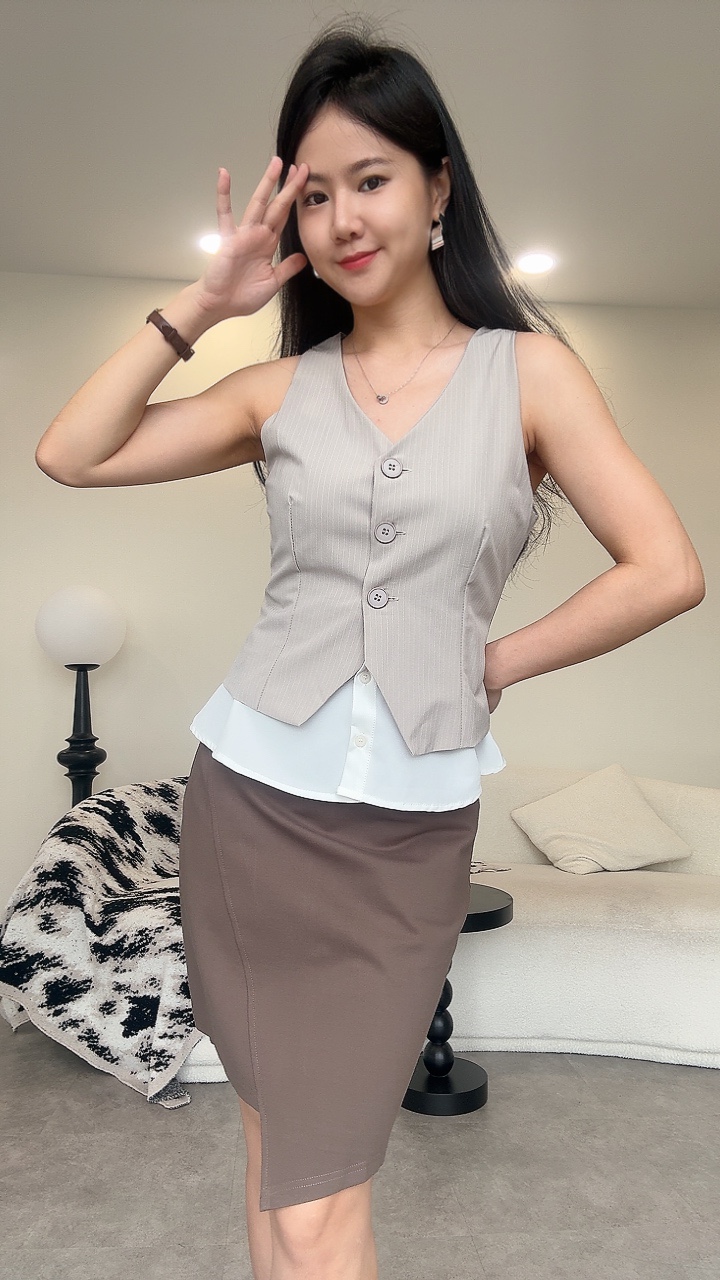 假两件线条马甲