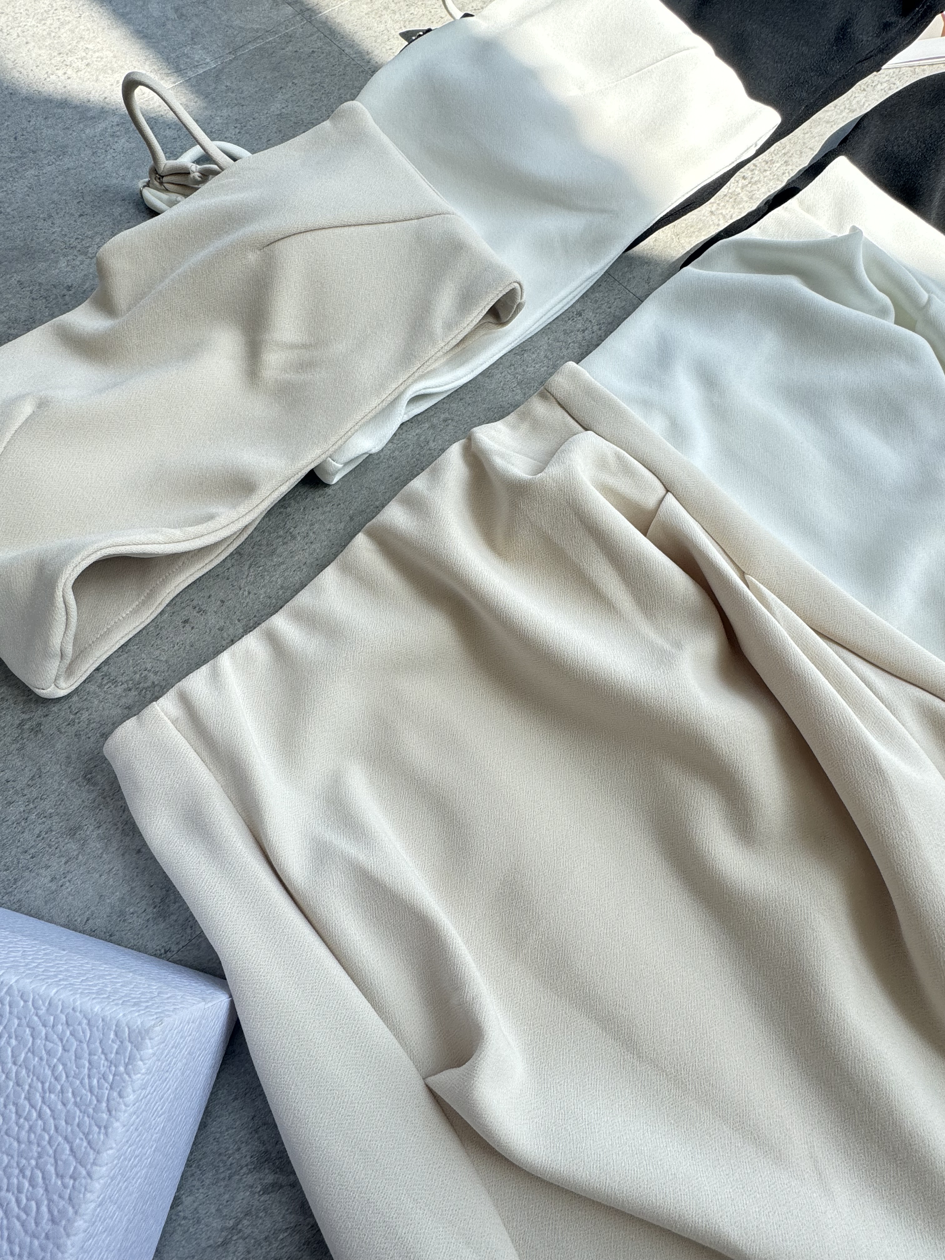 吊带抹胸+长裙套装