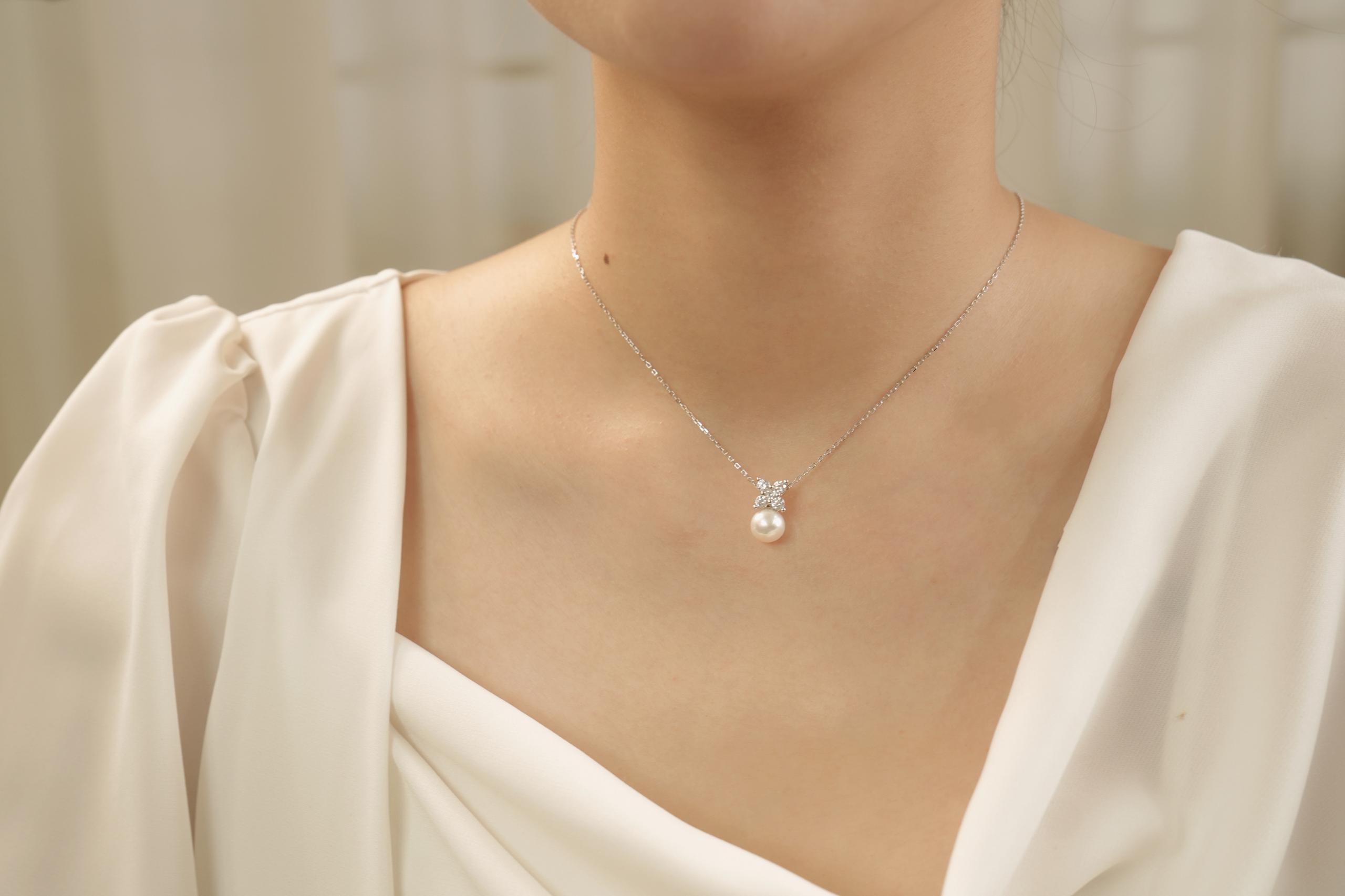 N15 - Pearl Radiant Necklace