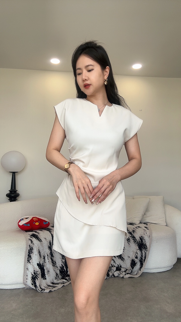 OL收腰斜尾短裙套装