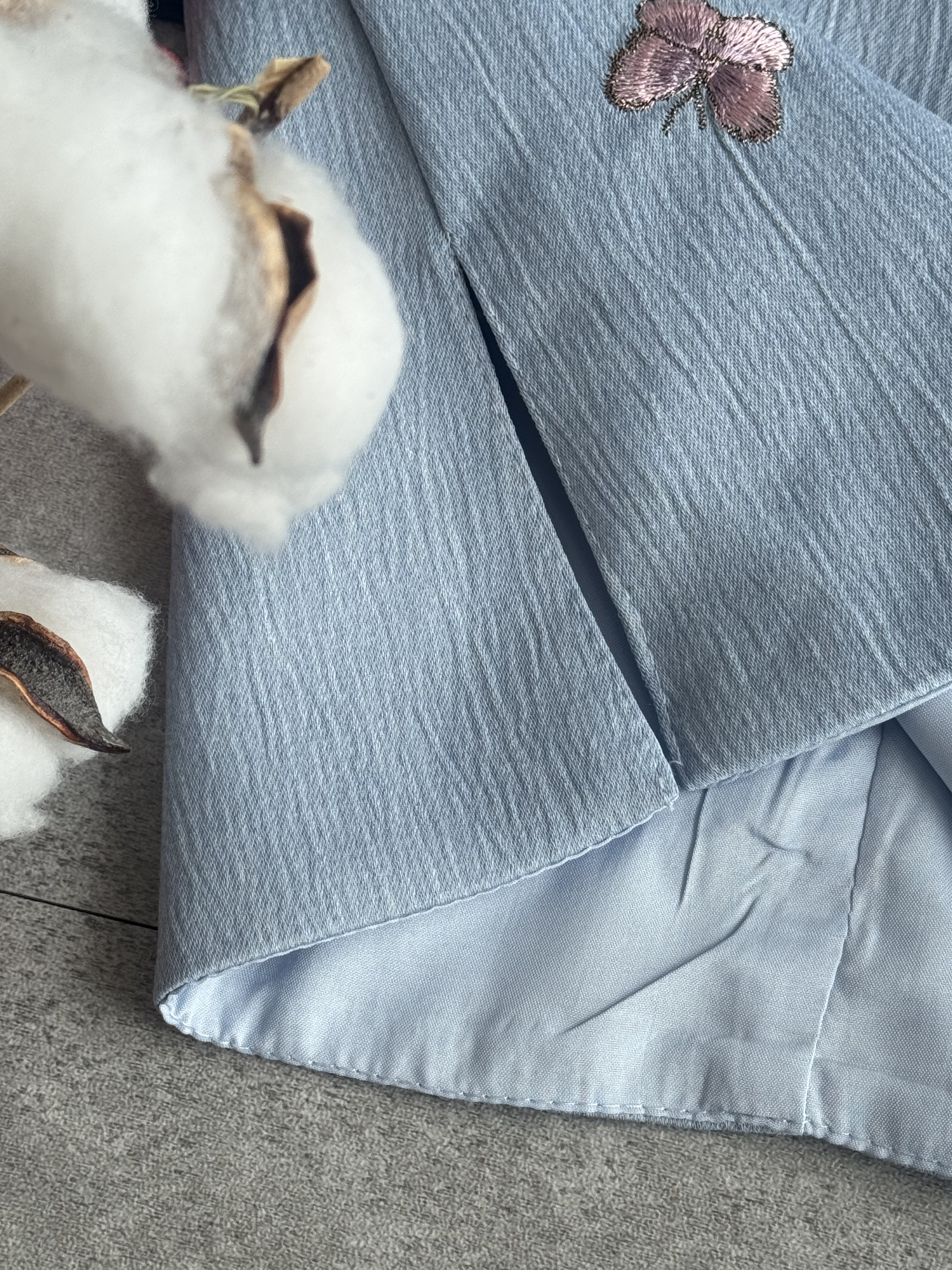 《女童》粉蝴蝶刺绣高质感纹理面料旗袍