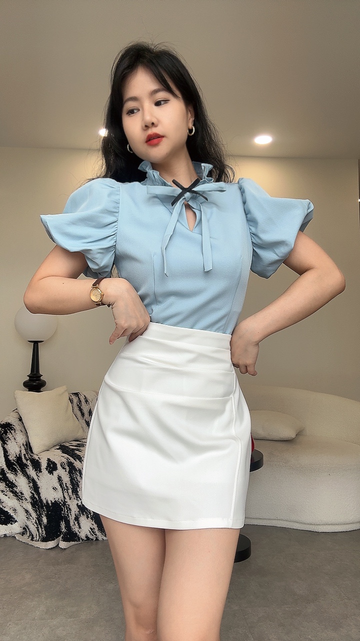 公主袖黑蝴蝶结Top