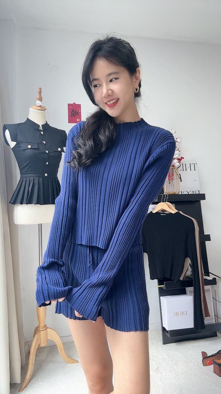 休闲针织长袖套装.