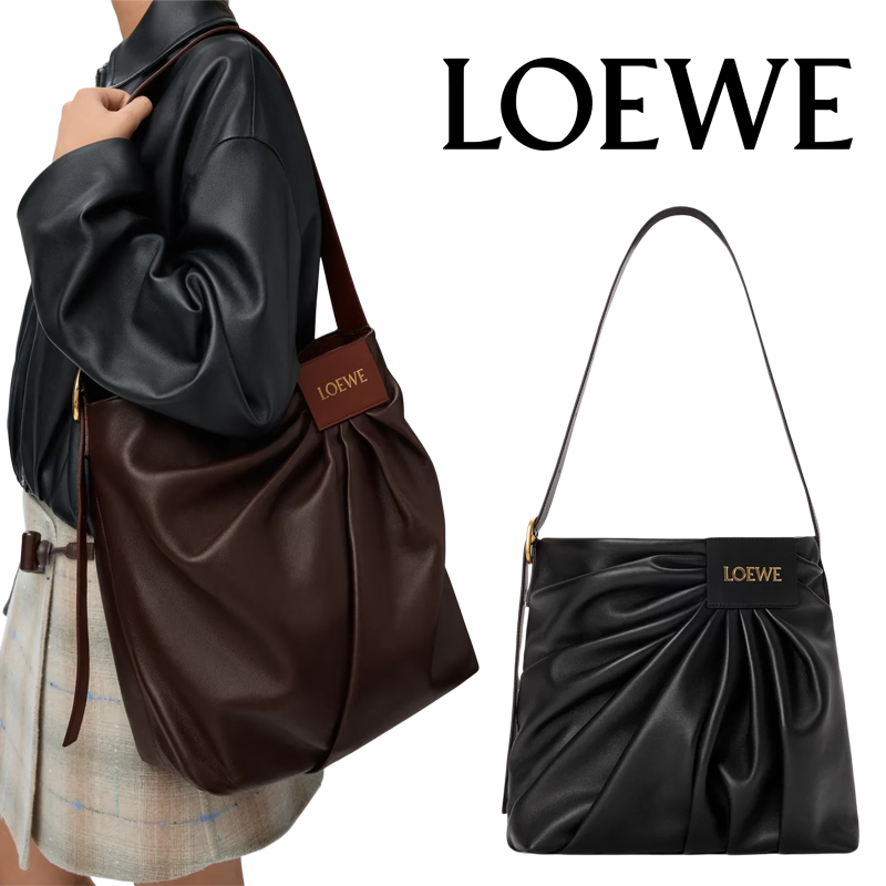 【2026新作​】柔らかなナッパラムスキンを使用したドレープトートバッグ