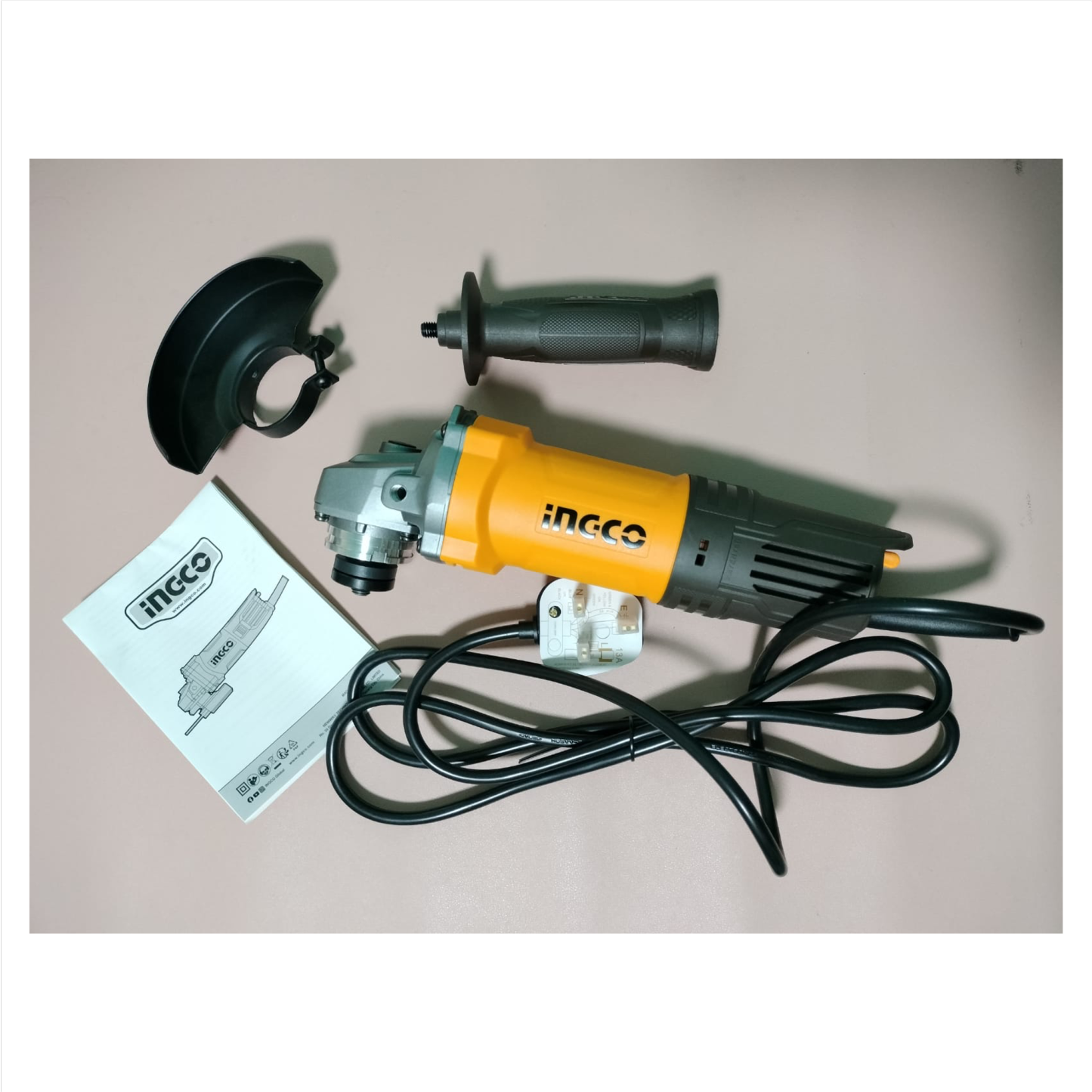 INGCO 750W Angle Grinder Industrial (Model: AG750282)-GoKimDiam Hardware Shop Shop online for all your hardware needs at GoKimDiam Hardware Shop (by Kak Heng Hardware)! From wide range of hardware tools, premium paint supplies to essential tools for home DIY projects. Enjoy free islandwide delivery with min. $120 online order to Orchard, Tuas, Jurong, Punggol, Bedok, Sengkang, Hougang, Bukit Timah, Bukit Panjang, Bukit Batok etc. Shop with us today! Or, visit our Hardware Shop in Sembawang!