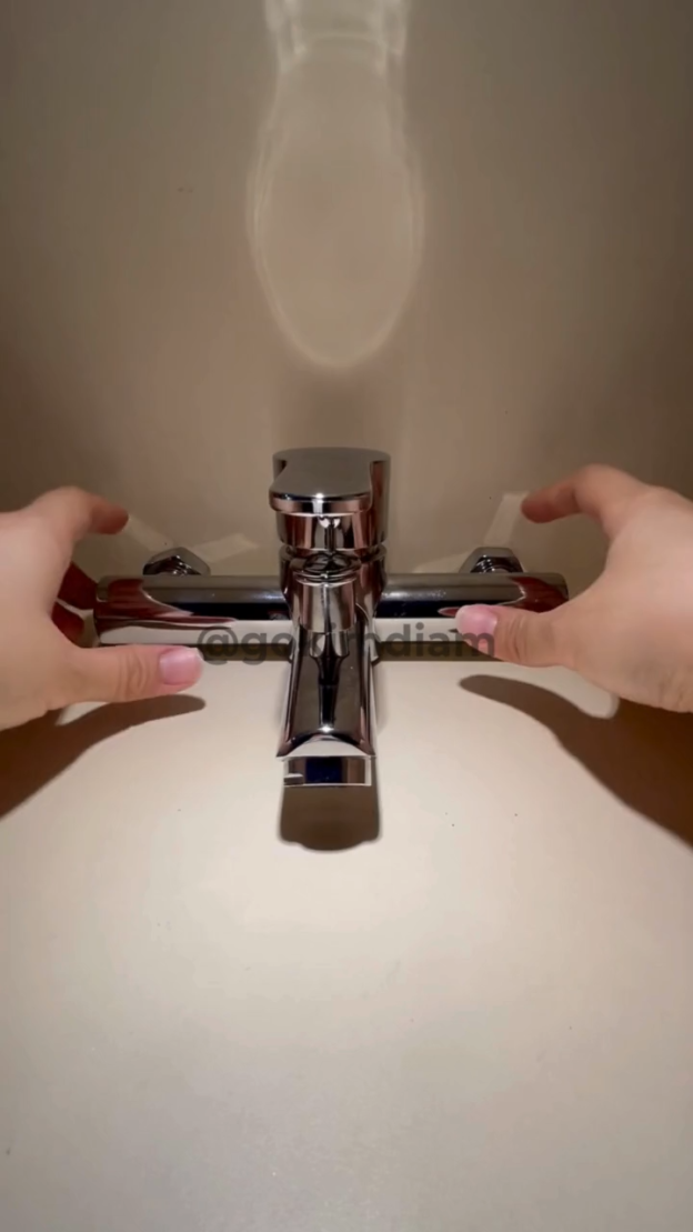 Showy 3566 Bathroom Shower Taps and Mixers Single Level Tap Bold-Edge Series Water Efficiency (4.9 litres/min)