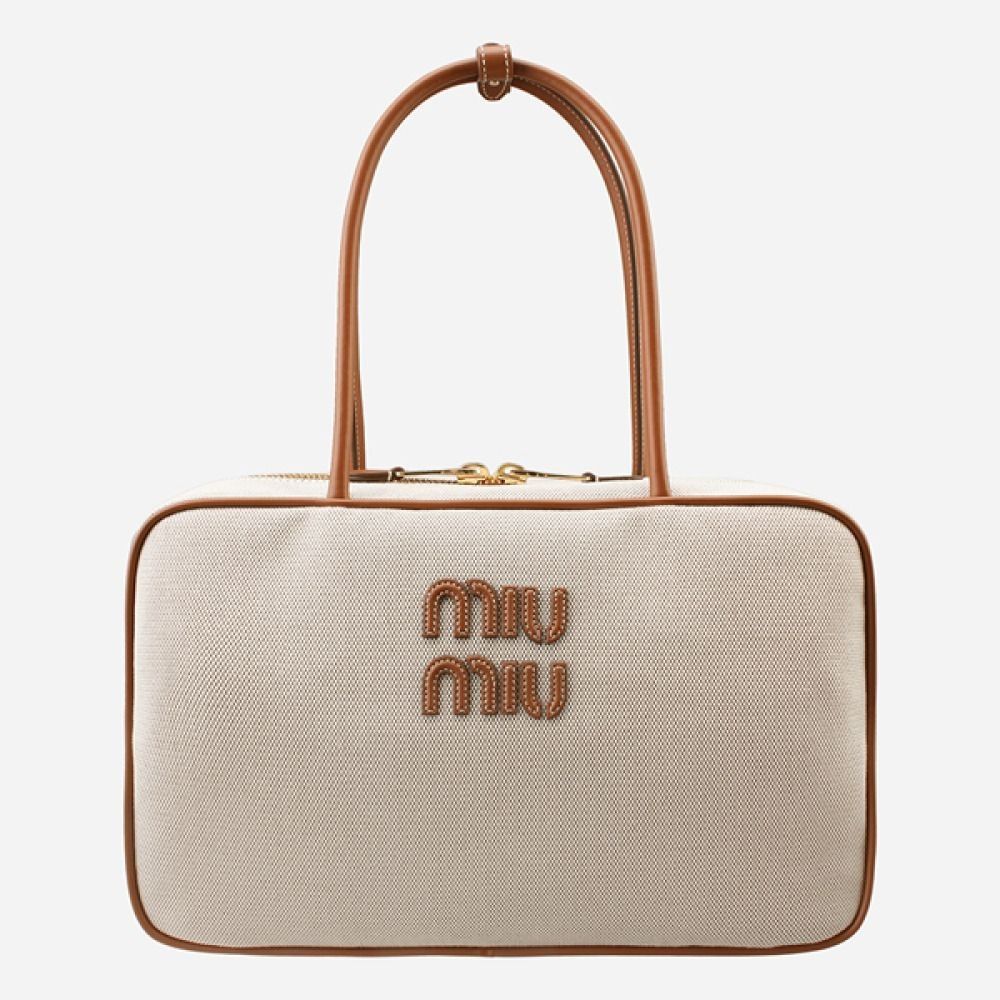 ミュウミュウ  大容量トートバッグ