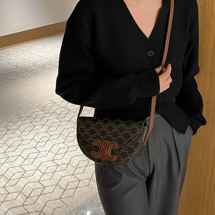 新作 CELINE♪セリーヌ ベサス ショルダーバッグ ミニ