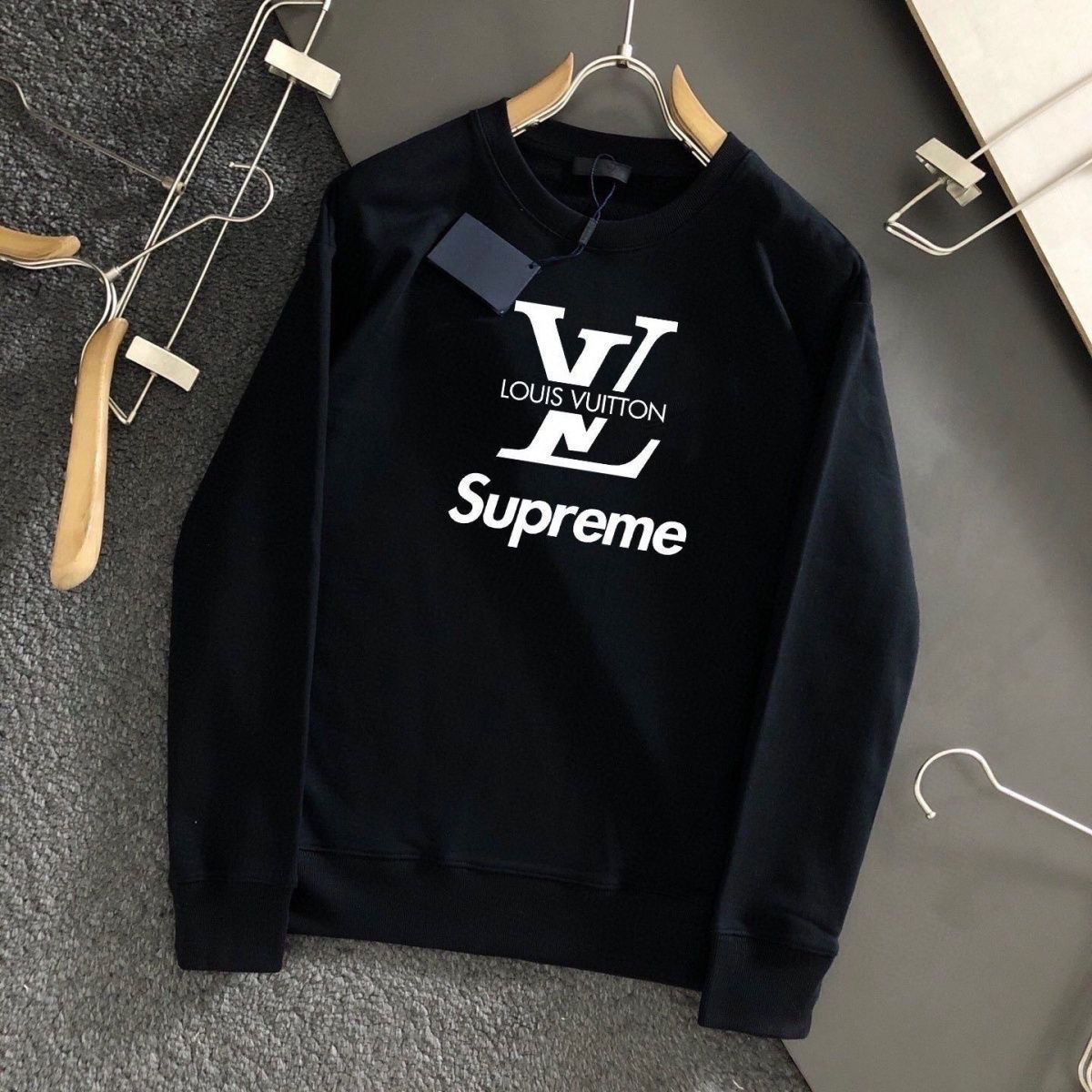 LOUIS VUITTON Supreme ゆったり 無地 トップス 長袖 防寒 春秋冬 パーカー  100%綿 男女兼用