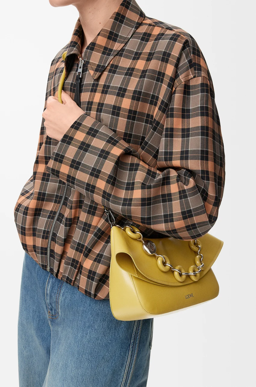 ロエベ  オラ バッグ ミディアム（スムースカーフ）