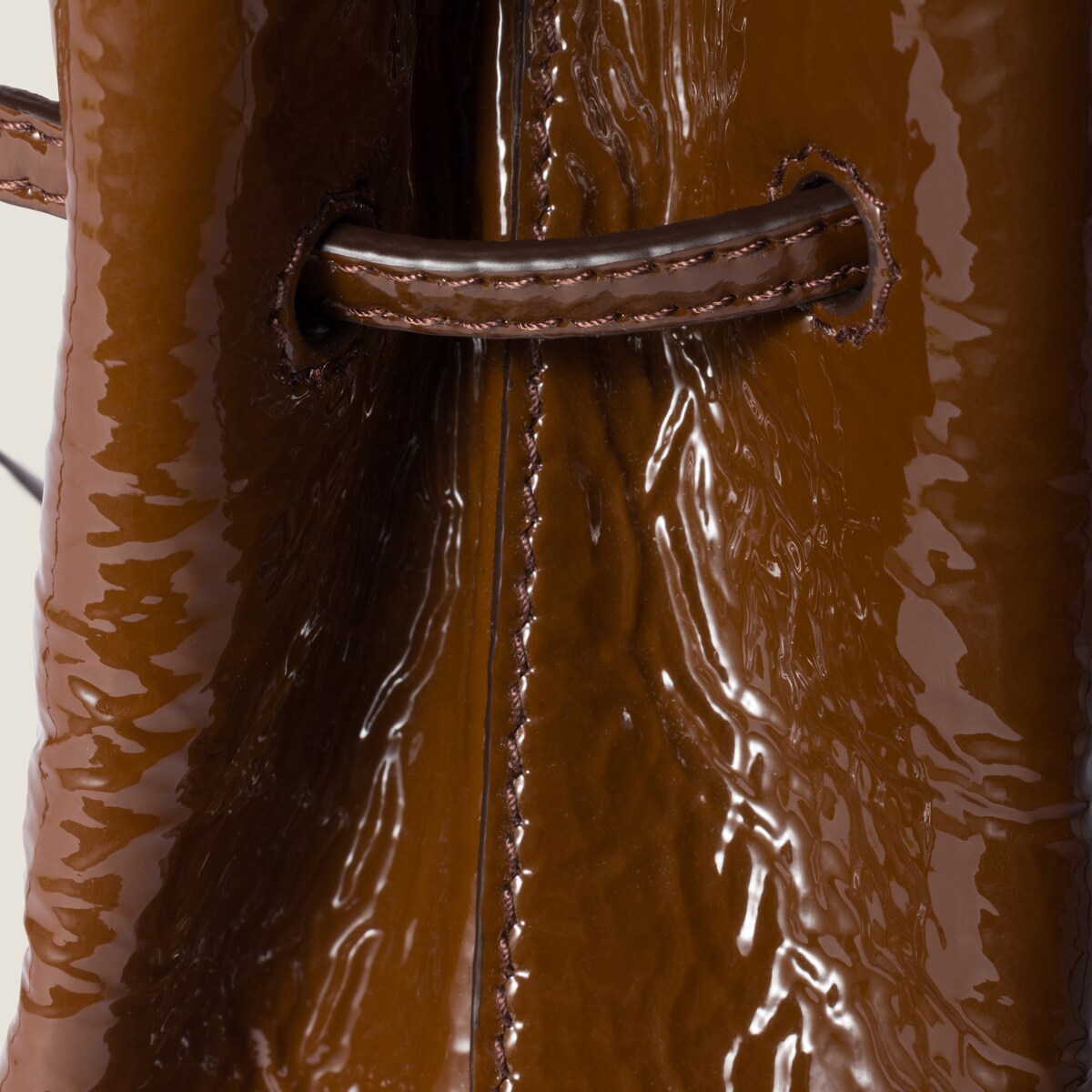 MIUMIU ショルダーバッグ　ナプラックパテントレザー ポーチ