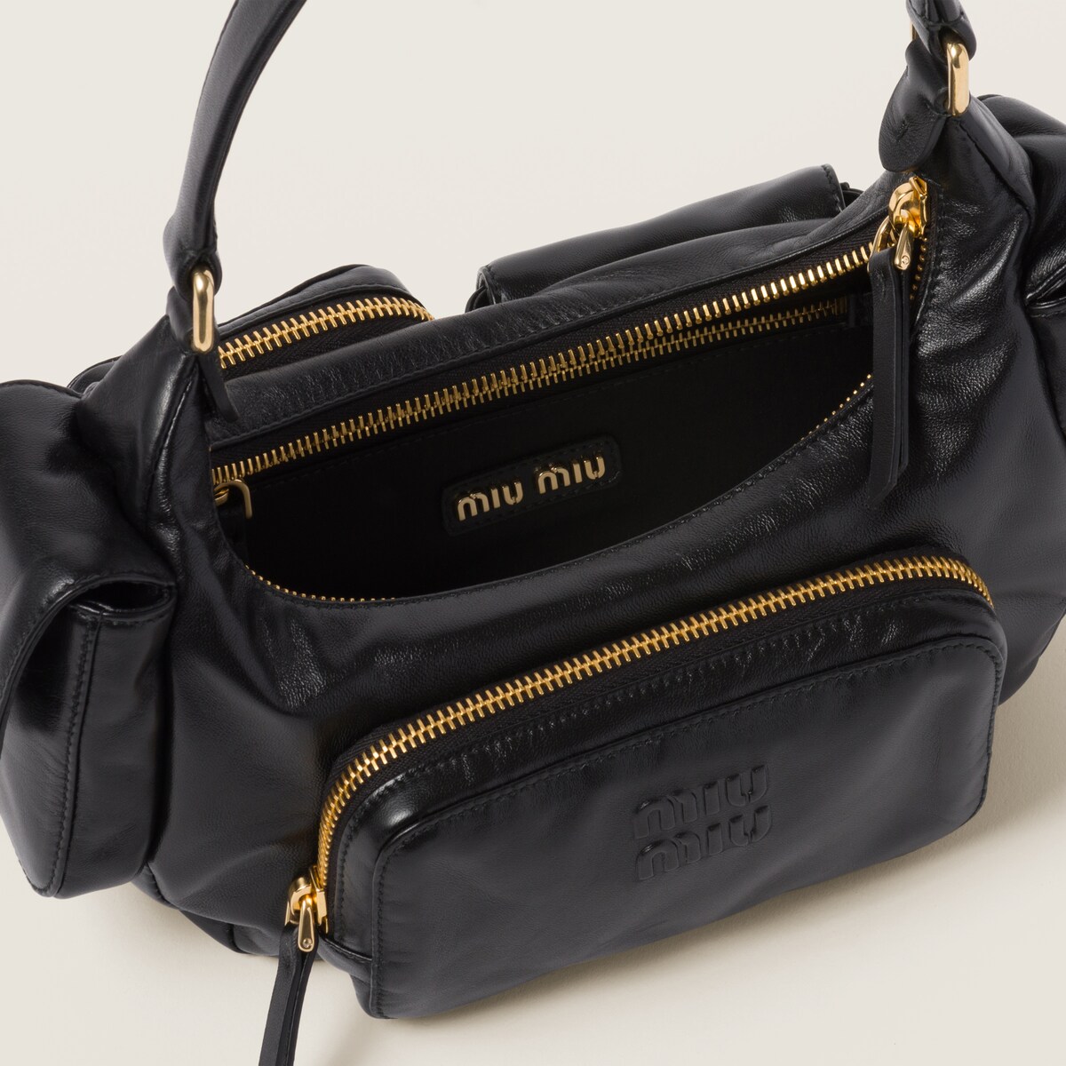 MIUMIU ナッパレザーポケットバッグ