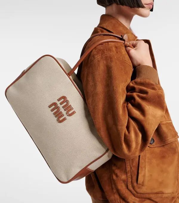 ミュウミュウ  大容量トートバッグ