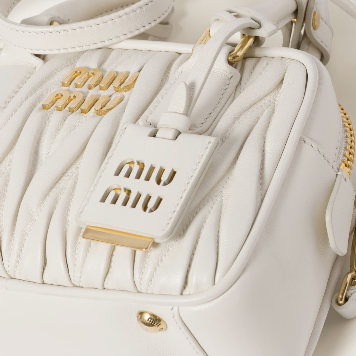 ◇【MIU MIU】レザー トップハンドルスモールバッグ