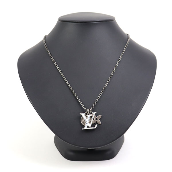 【国内発送/直営店】ペンダント LVイニシャル 合成石 ストラス ネックレス エイジングシルバー モノグラムフラワー アクセサリー PENDANT CHAIN LV NECKLACE