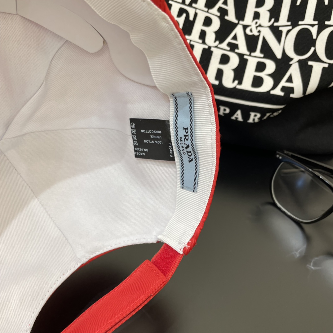 【PRADA】Re-Nylon ベースボールキャップ