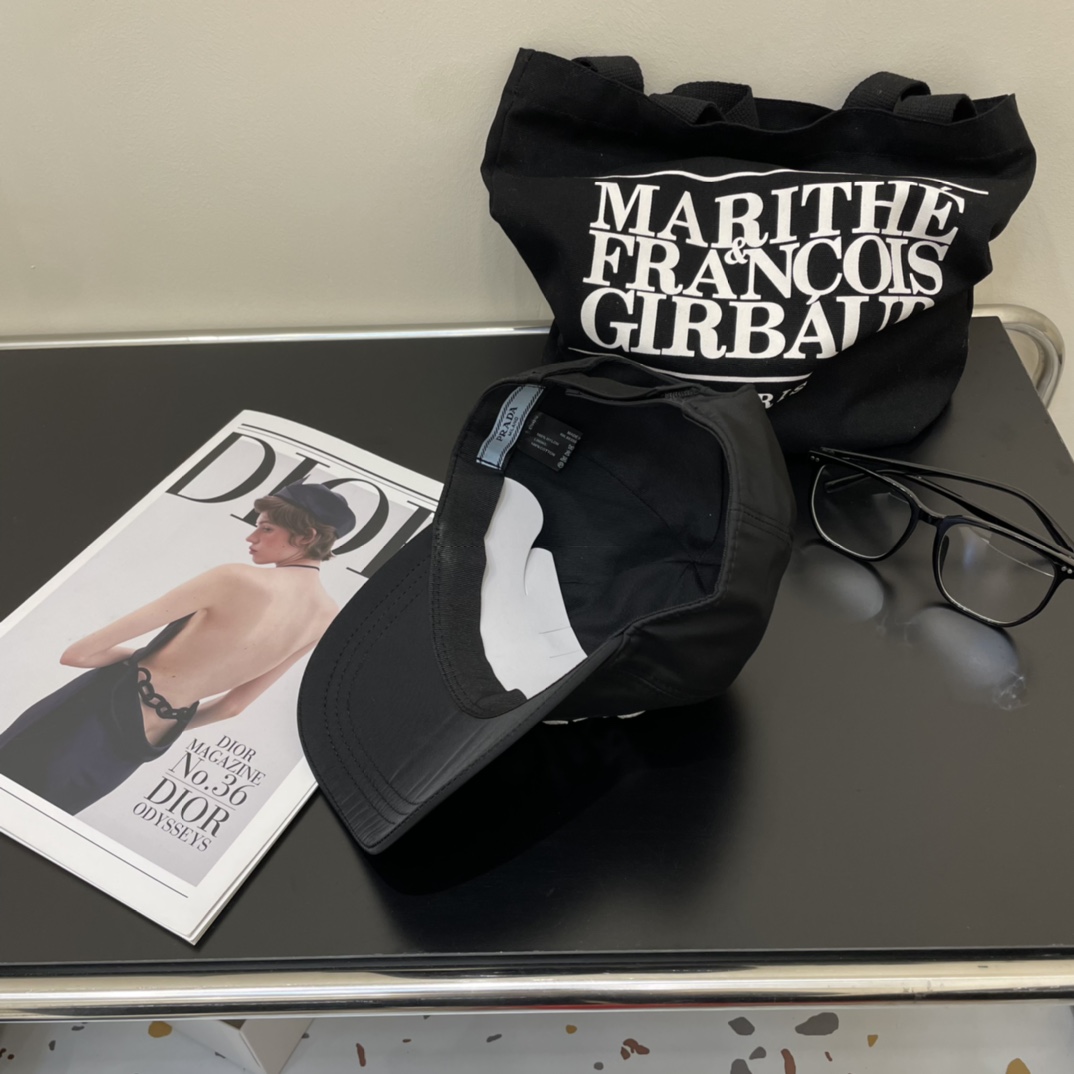 【PRADA】Re-Nylon ベースボールキャップ