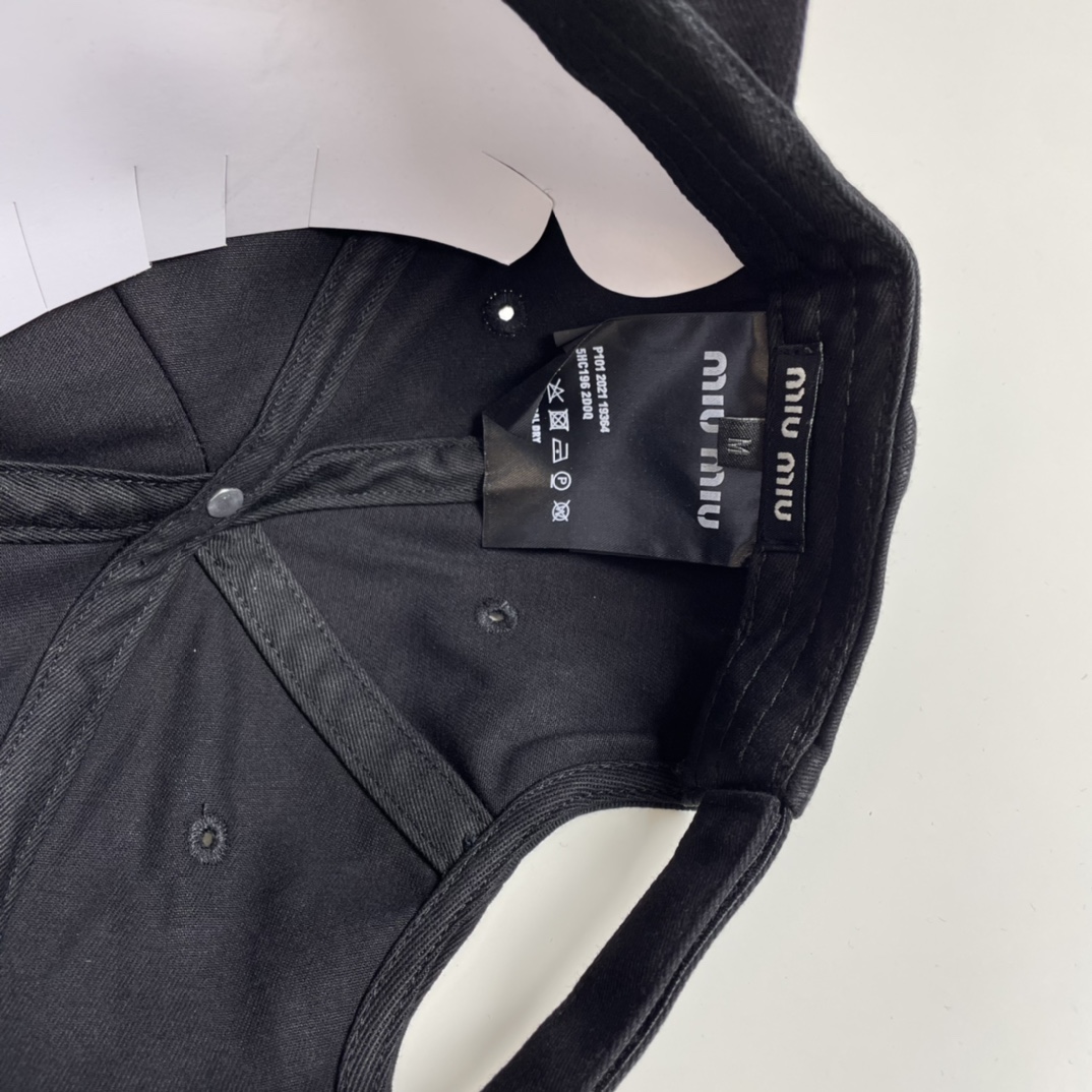 MiuMiu　Drill コットン*ベースボールキャップ