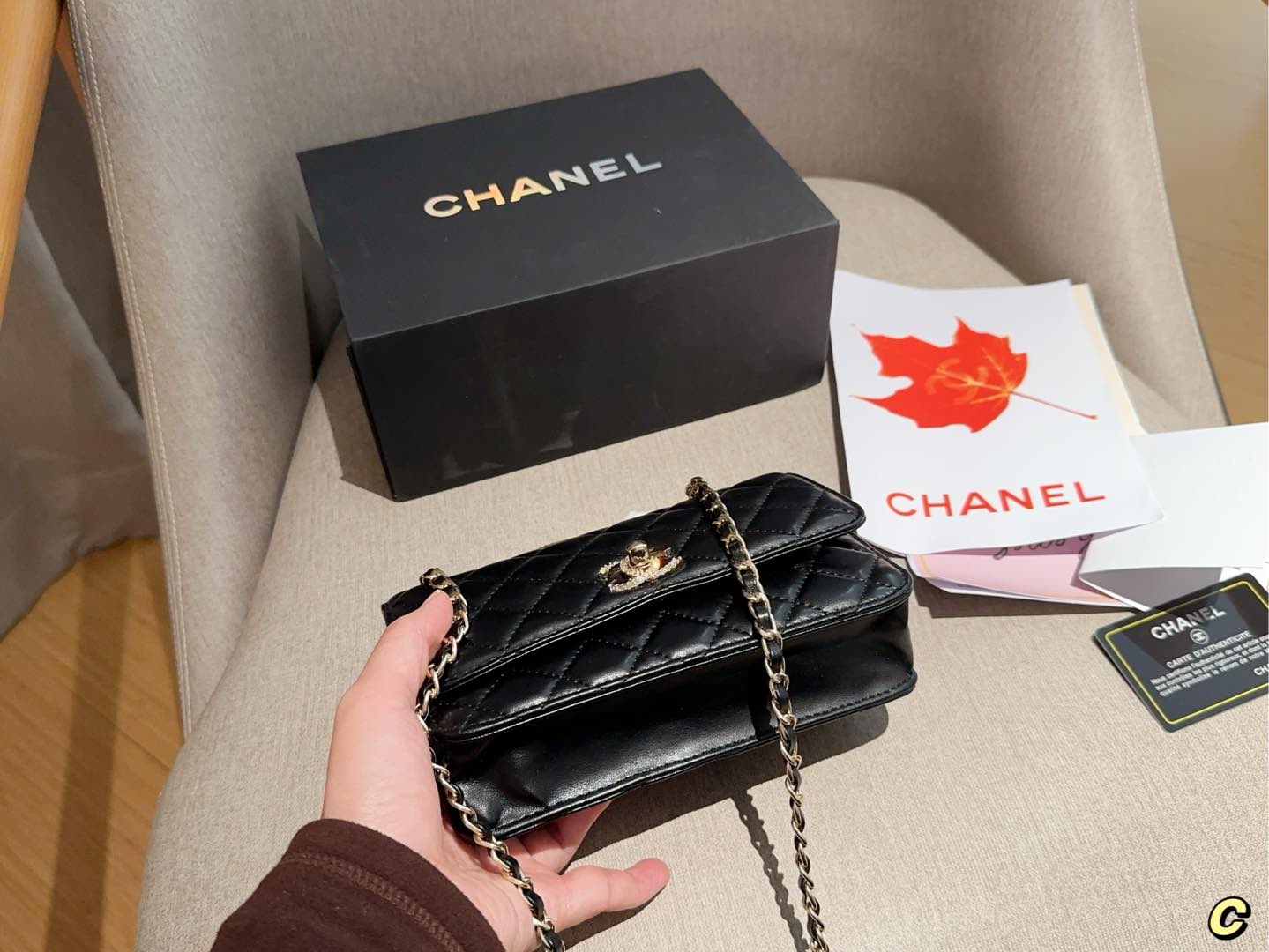 【CHANEL】シャネルトップハンドルが上品♪ チェーン付クラッチバッグ