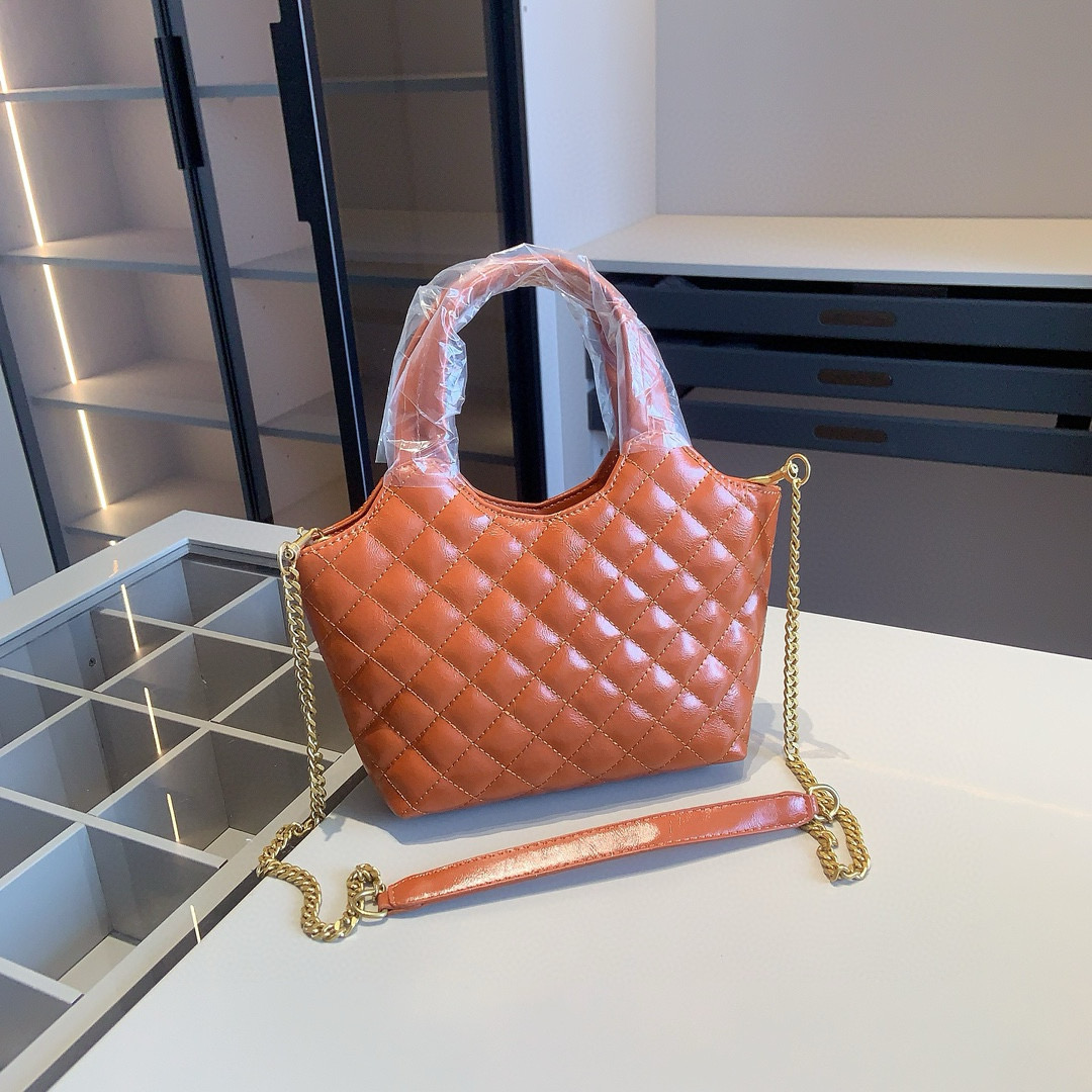 YSL イヴサンローラン ギフトセット 3点 セット　ICARE ショルダーバッグ＋NIKI ショルダーバッグ＋財布