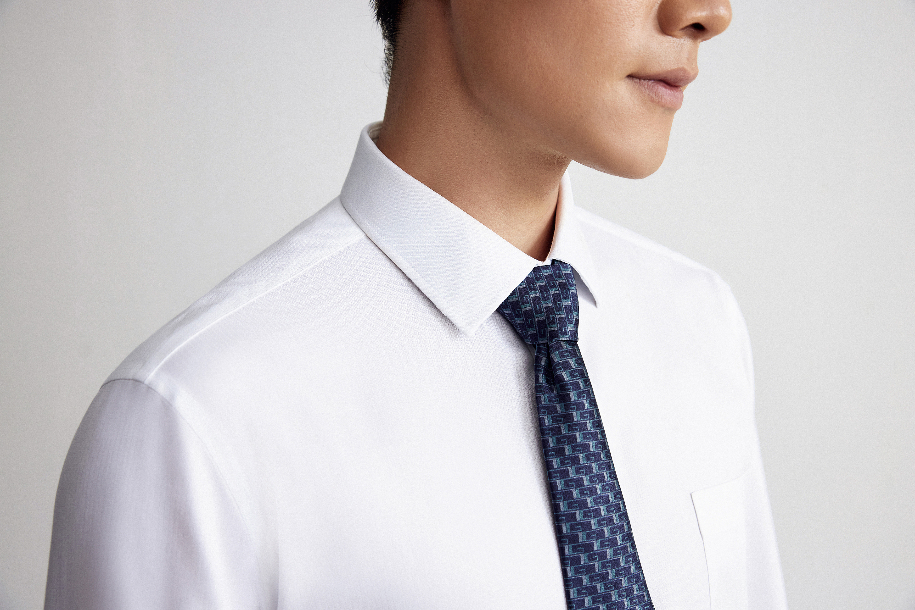 Goldlion Business Regular Fit 3D Silk+ Wrinkle Free Long-Sleeved Shirt (White)