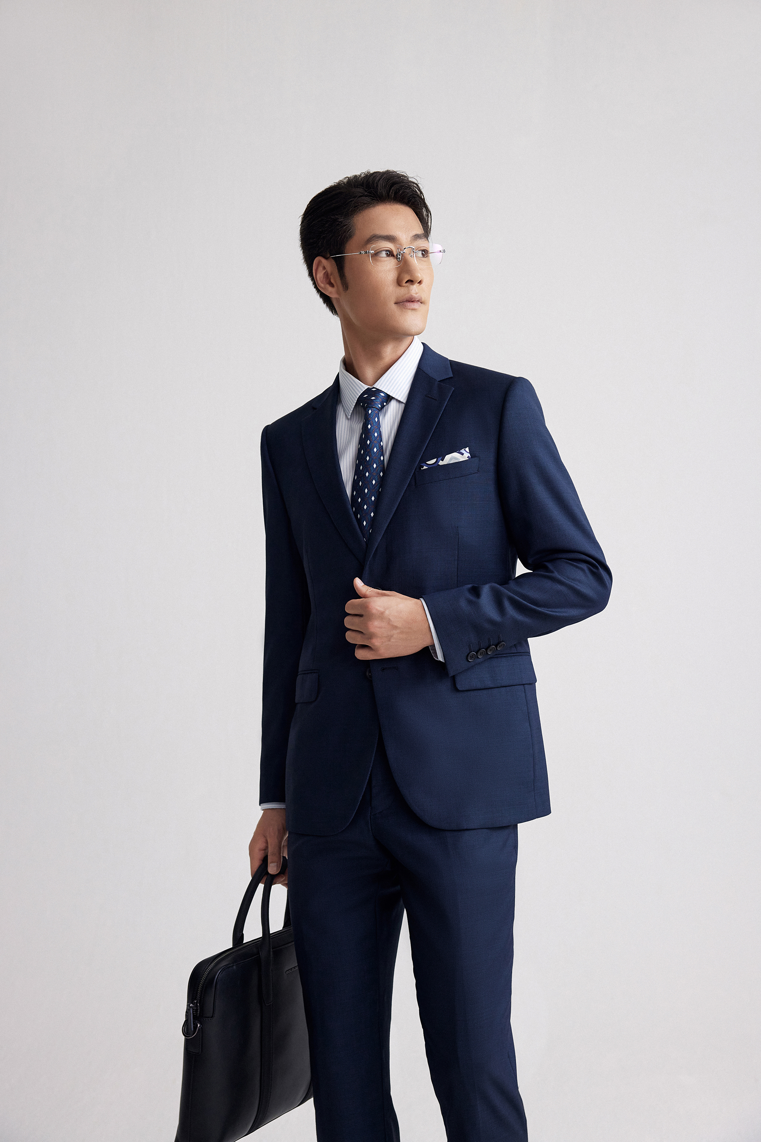 Goldlion Business Regular Fit 3D Silk Wrinkle Free Long-Sleeved Shirt (Blue/White)