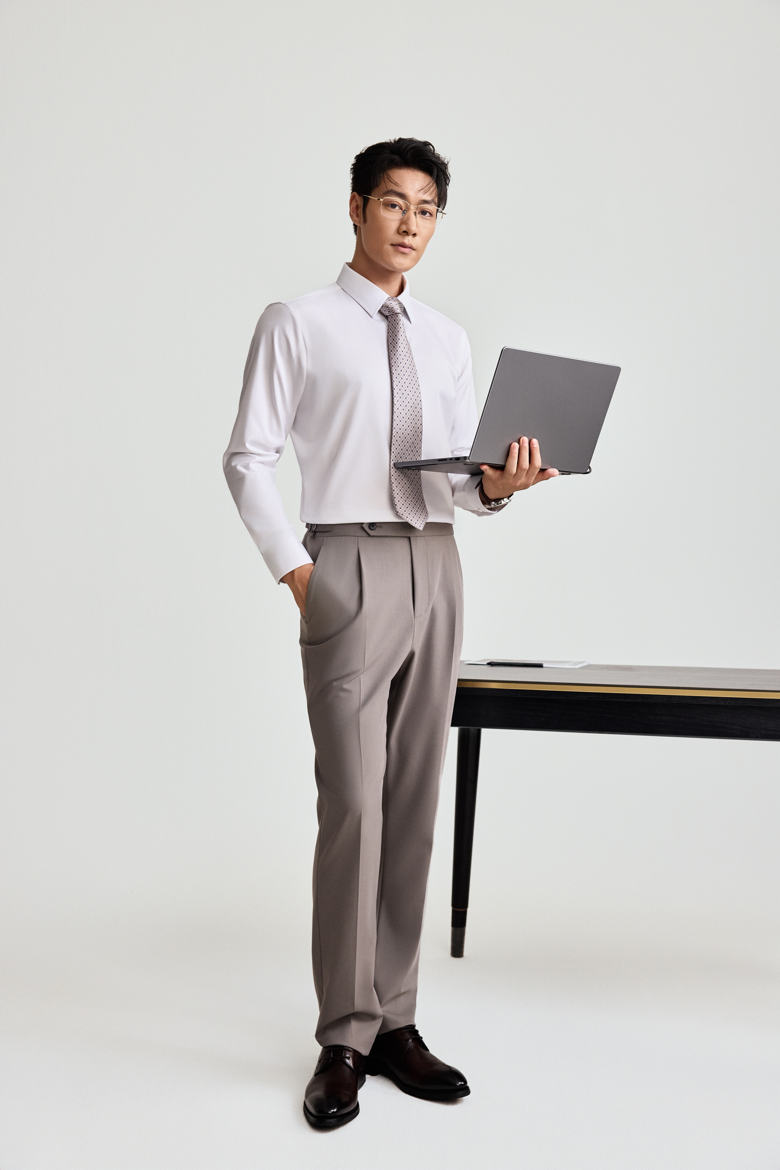 Goldlion Business Regular Fit 3D Wrinkle Free Long-Sleeved Shirt (White)