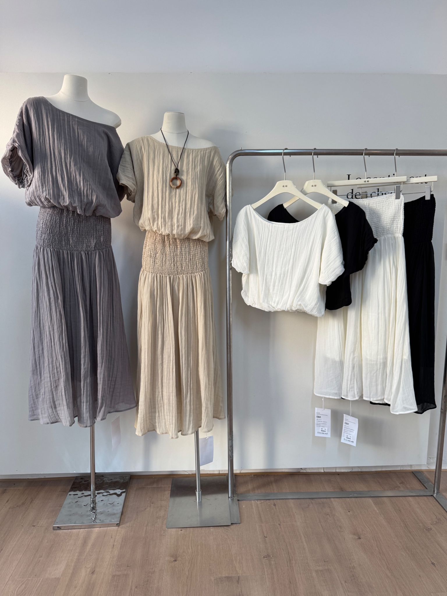 R8805 Laureline Linen Crop Top & Elastic Waist Skirt Set (Top: B 60cm; L 45cm, Bottom: UW 36-52cm; H FS; L 94cm)