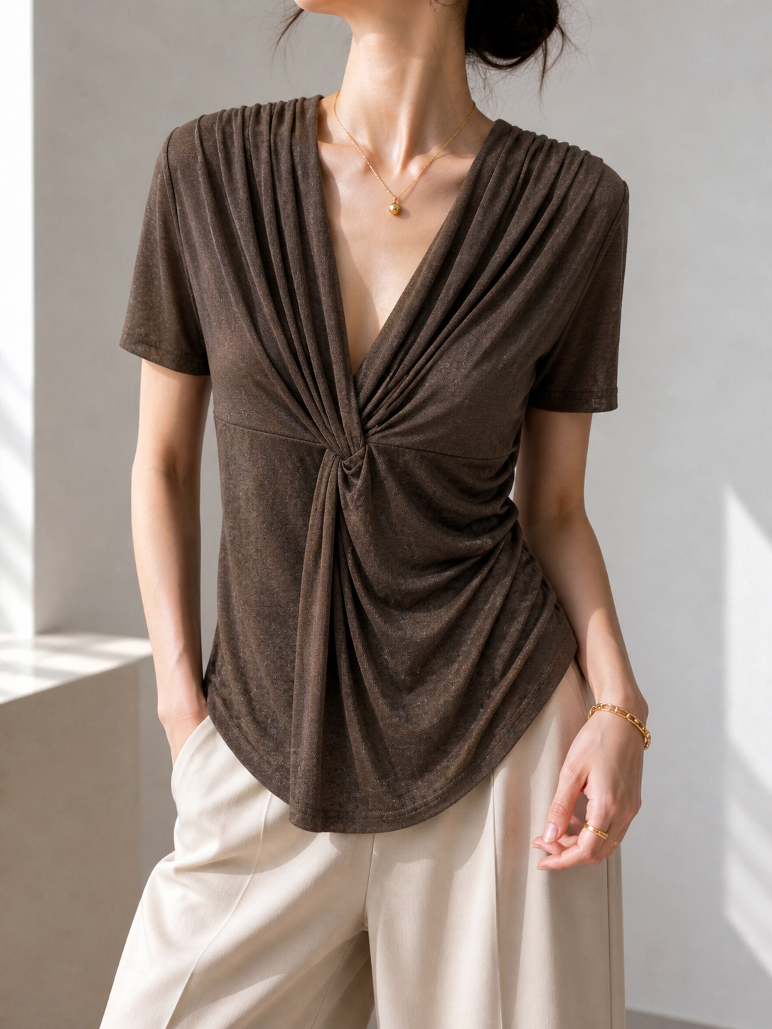 1782 Tarrin Short Sleeve Twist Front Top (B 35-50cm; L 56cm)