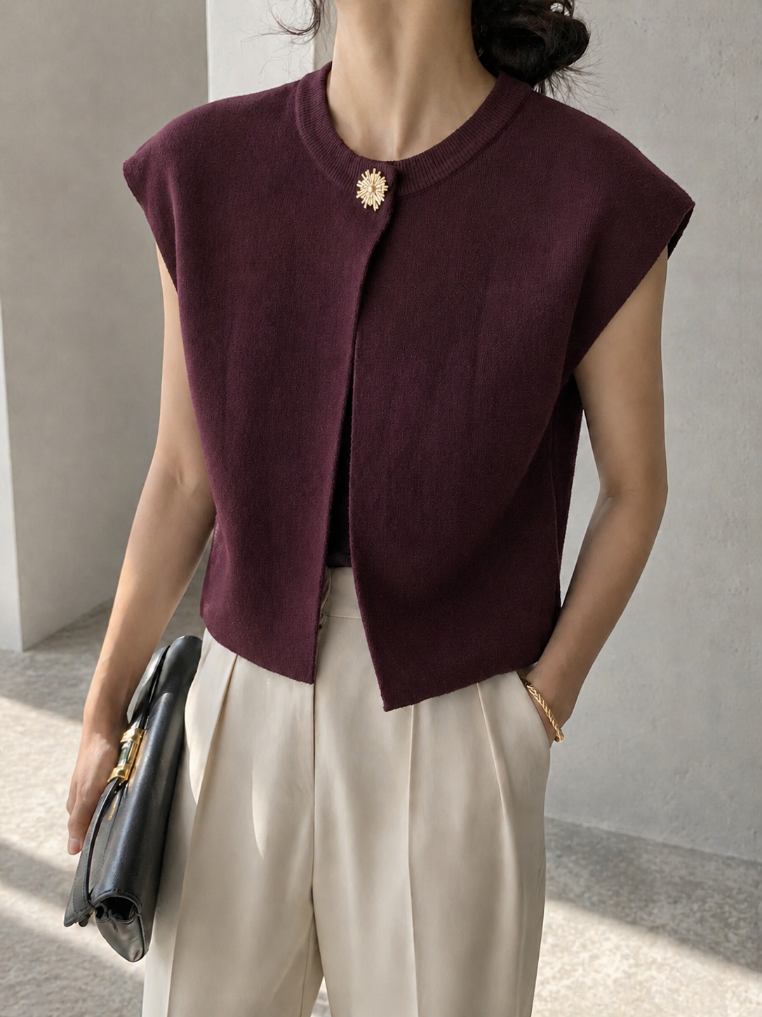 655 Paulette Parisian Chic Top Button Knit Vest (B 45-55cm; L 45cm)