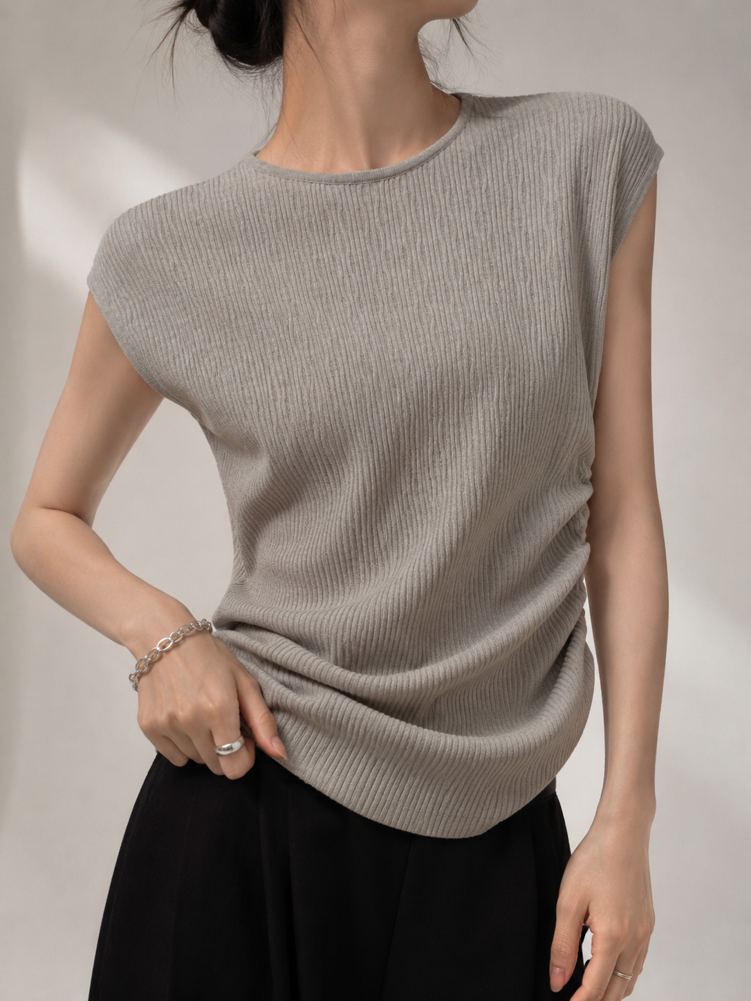 A2520 Ariella Asymmetrical Side Ruched Sleeveless Cooling Knit Top (B 36-50cm; L 42/53cm)