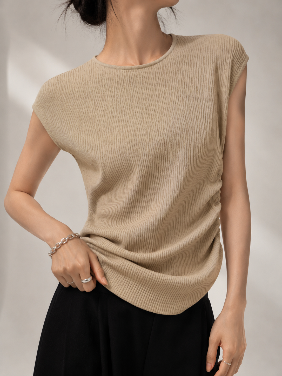 A2520 Ariella Asymmetrical Side Ruched Sleeveless Cooling Knit Top (B 36-50cm; L 42/53cm)