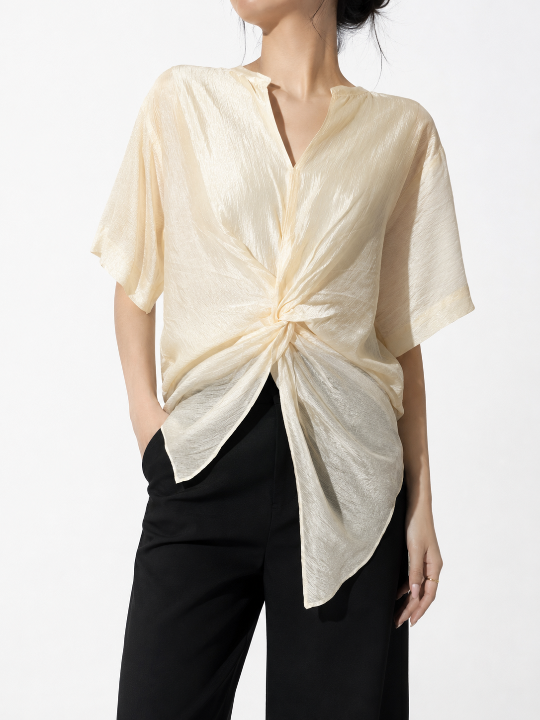 F8231 Shiloh Front Twist Lightweight Summer Blouse (B 48-52cm; L 45/62cm)