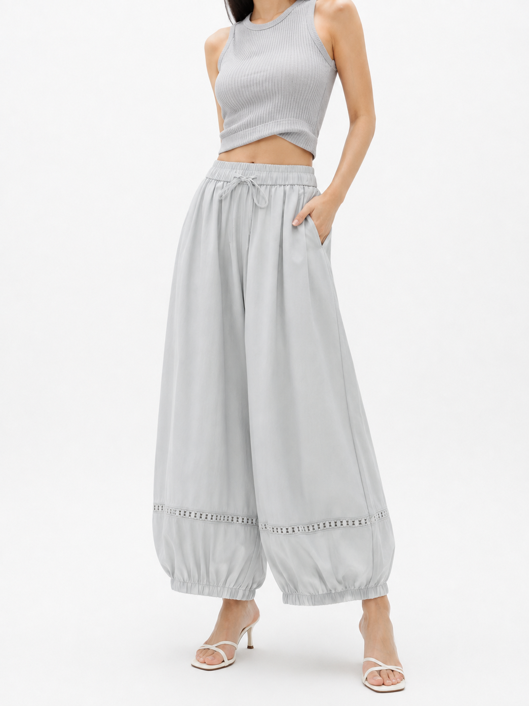 26822 Reinette Ruffled Elastic Hem Tie-Waist Pants (UW 33-43cm; H 50-55cm; L 90cm)