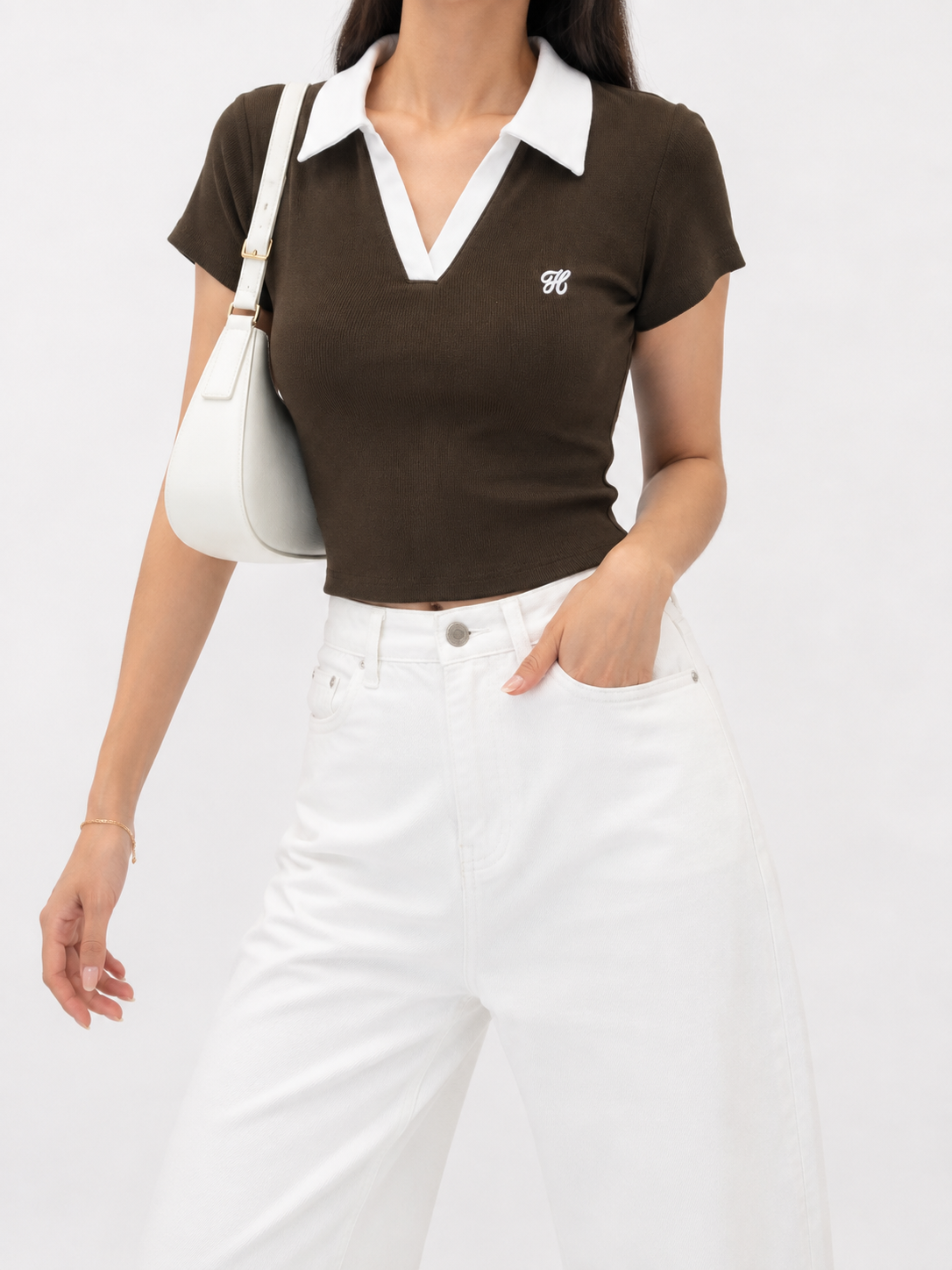 26052 Felicienne Contrast Collar Fitted Cotton Top (B 38-49cm; L 46cm)