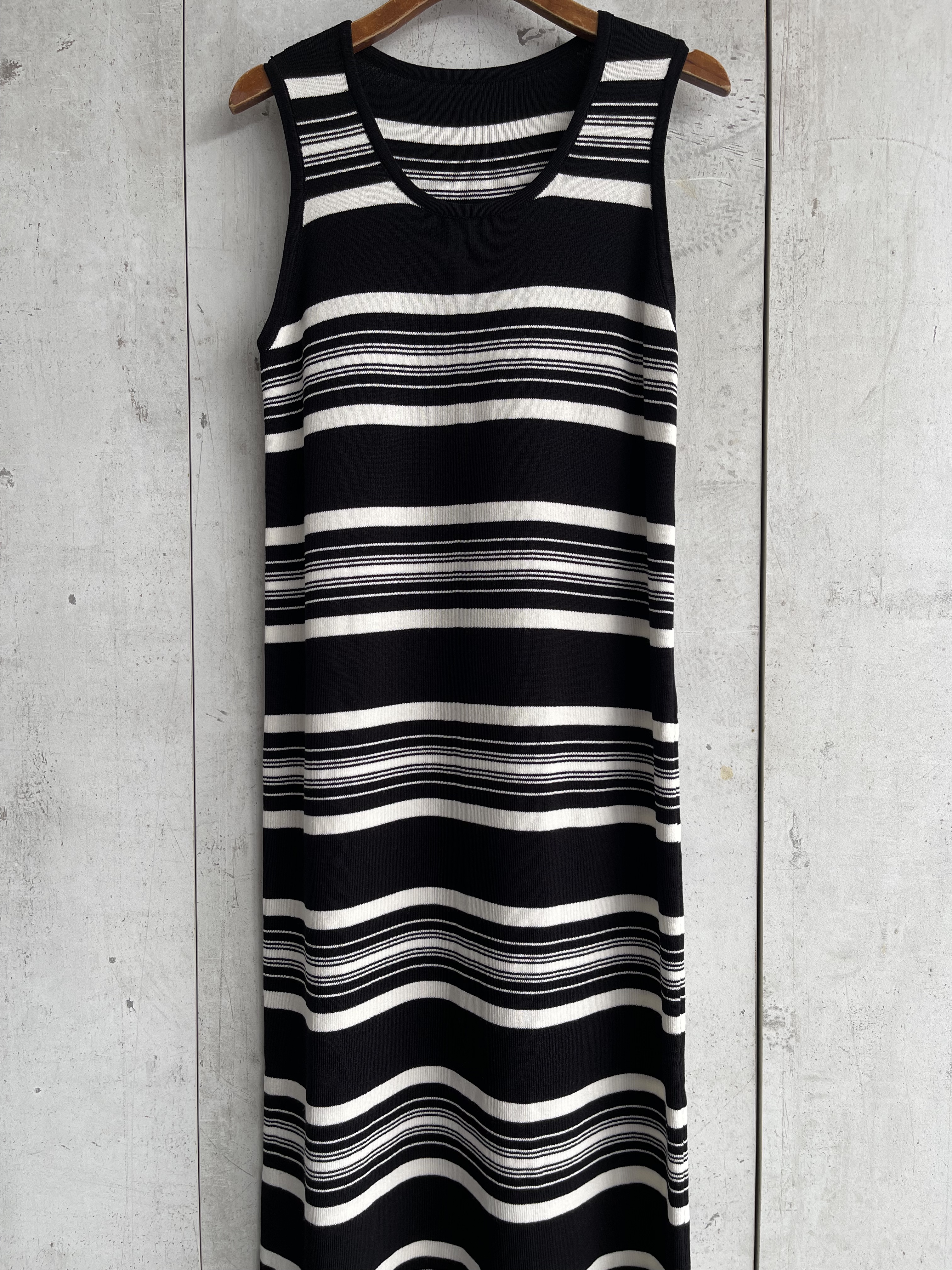 1948 Sales: Sofia Sleeveless Knit Dress (B 39-50cm; H 46-55cm; L 105cm)