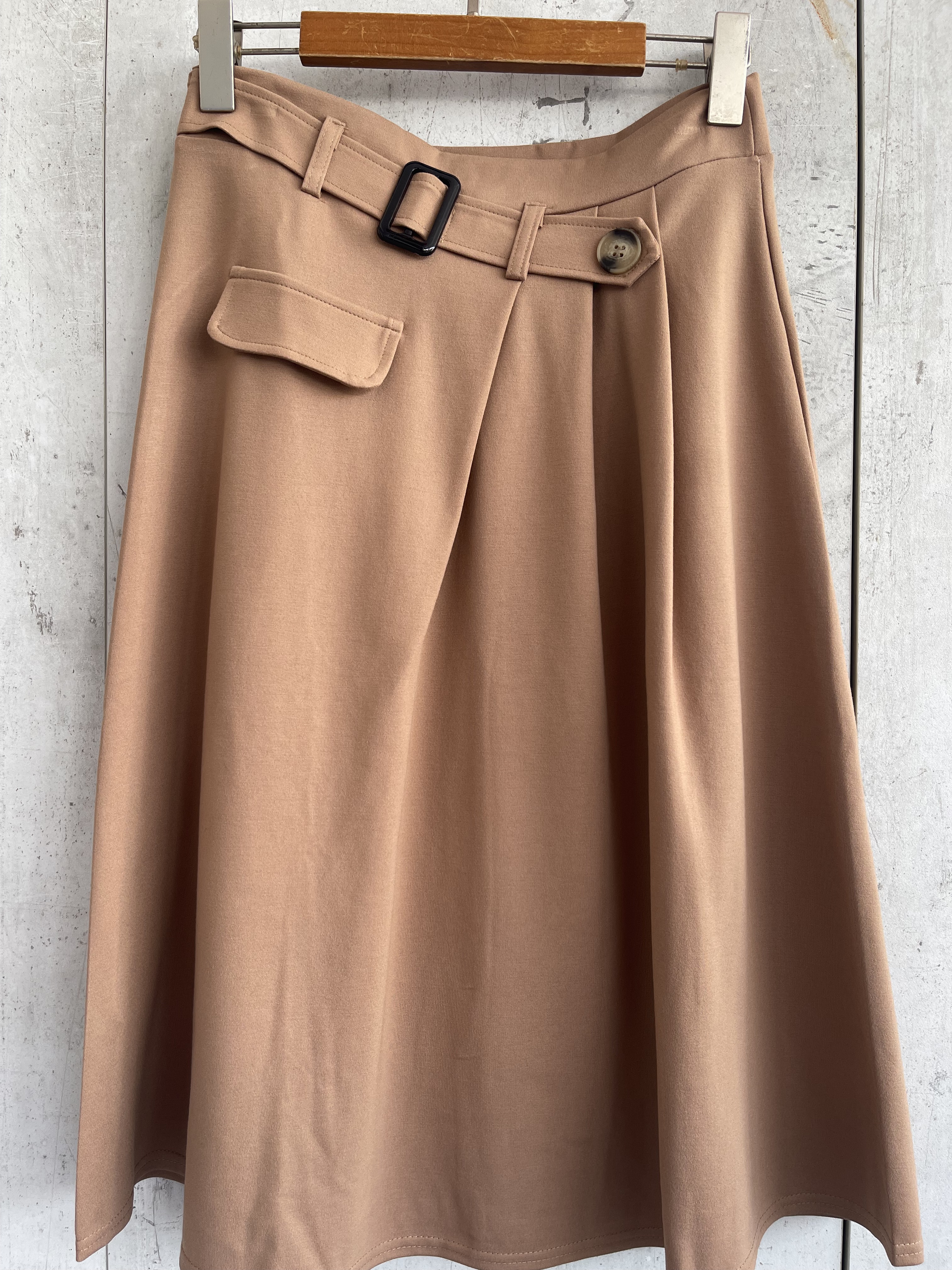24221 Mallory Midi Flared Skirt W Belt Attached (UW 36-45cm; H FS; L 65cm)