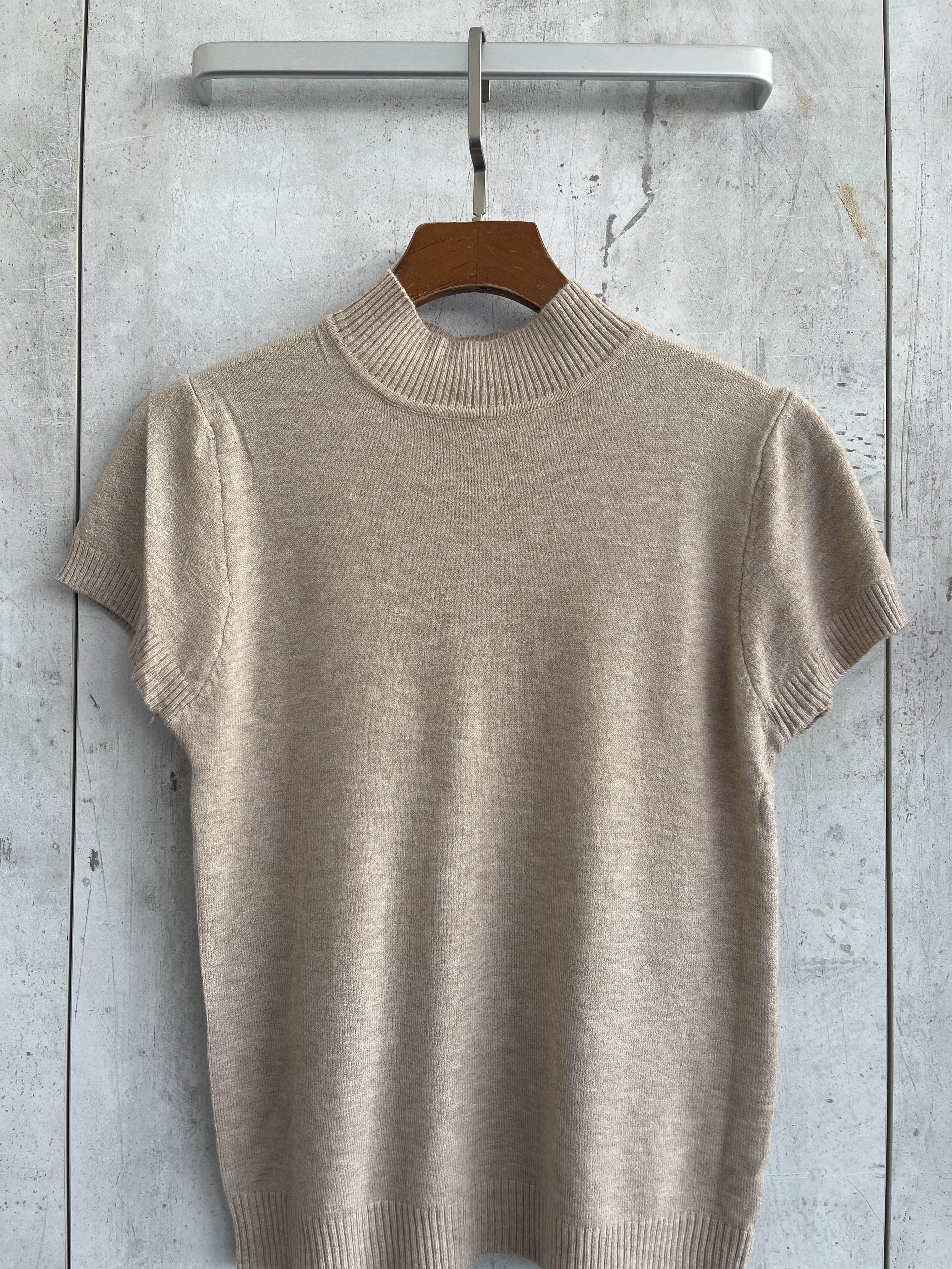 558: Basic High Neck Knit Top (B 36-48cm; L 50cm)