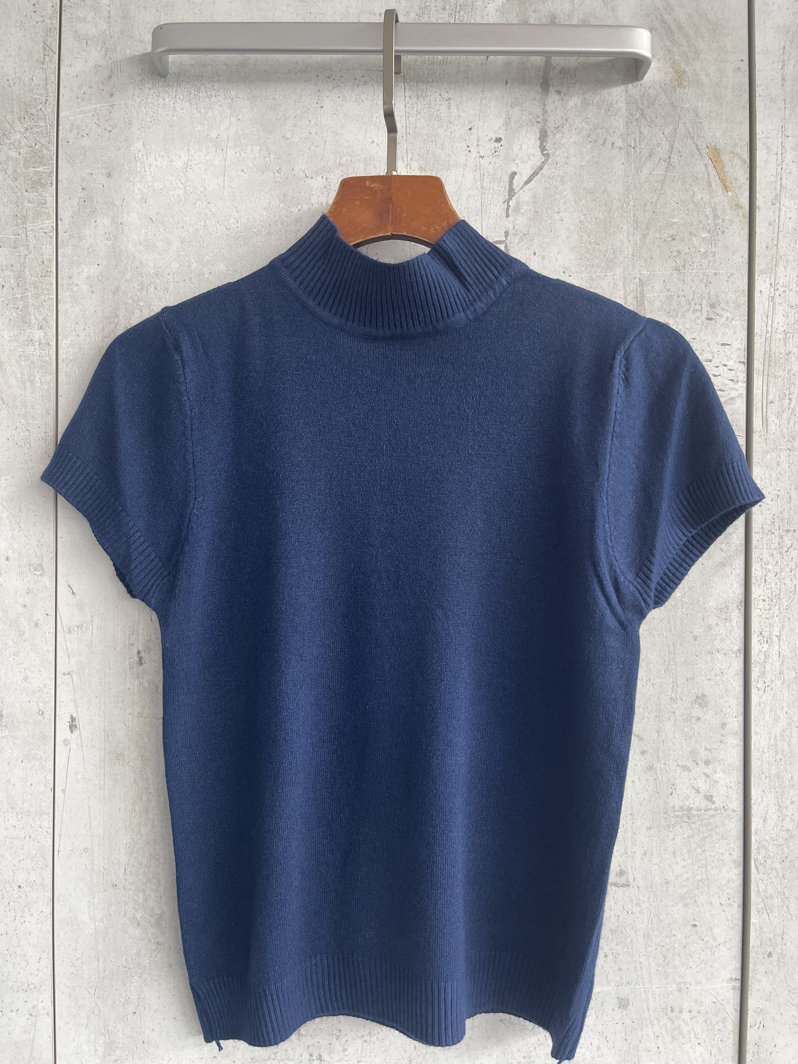 558: Basic High Neck Knit Top (B 36-48cm; L 50cm)