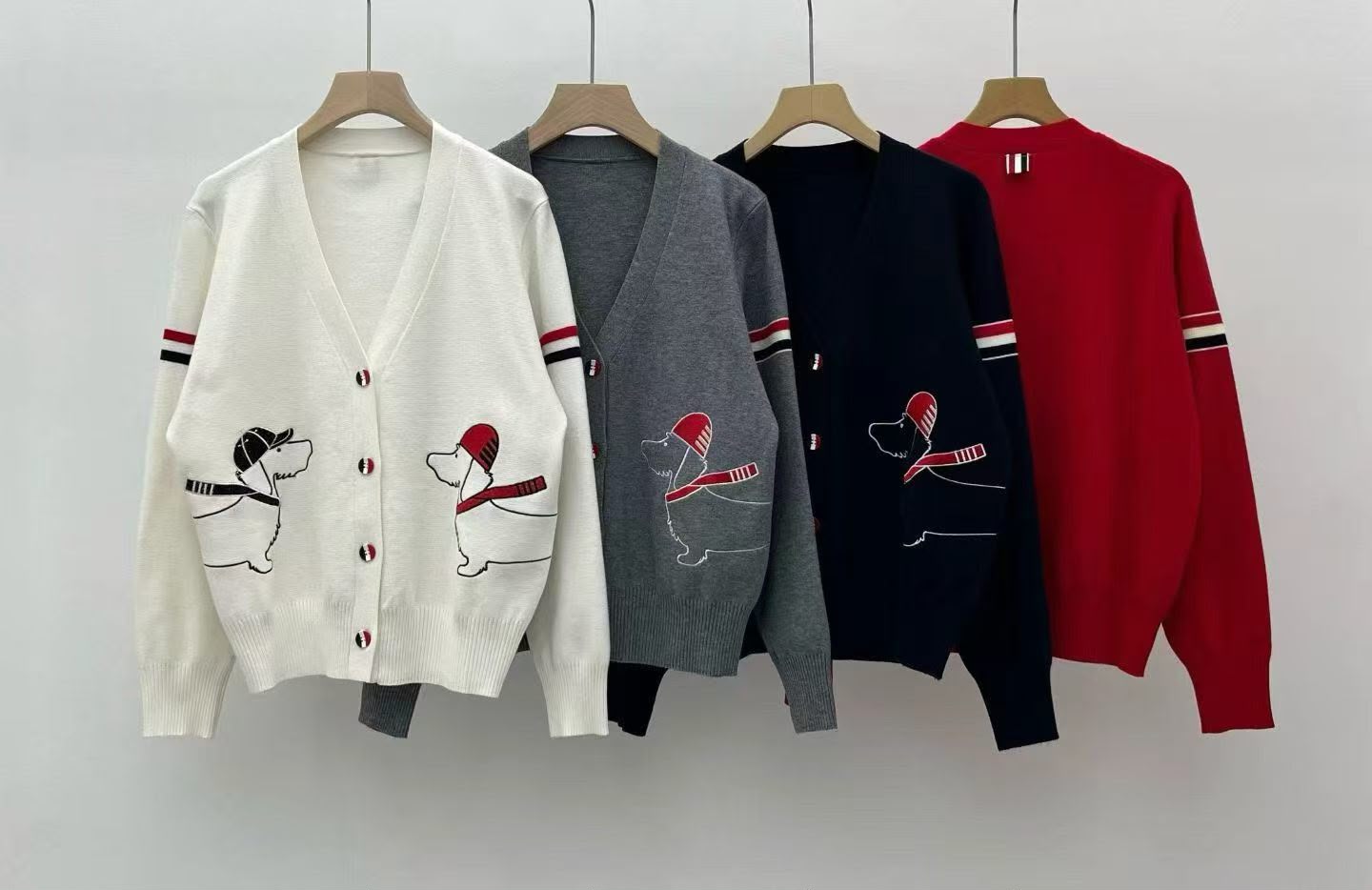 GZ Oct Stream #: (PO) 9978-8 Callie Dachshund Cardigan (B cm; L cm)