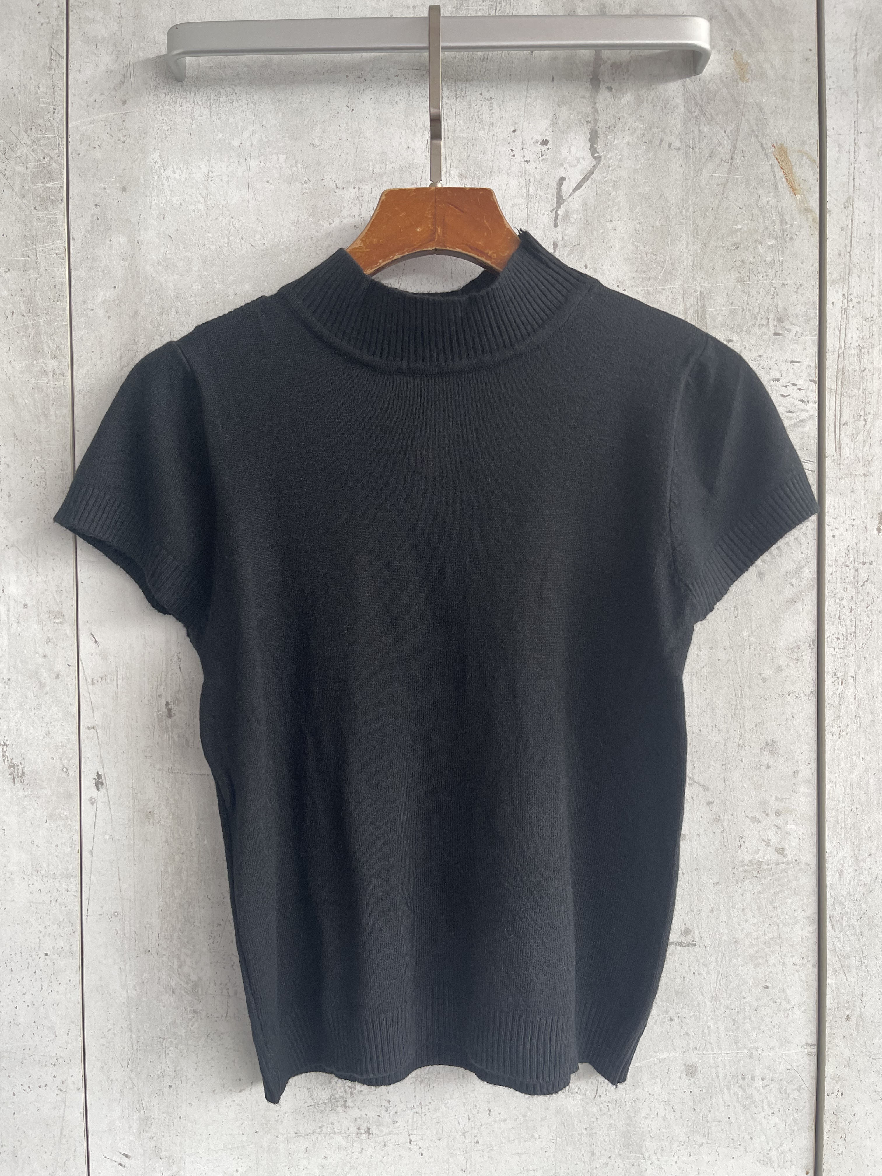 558: Basic High Neck Knit Top (B 36-48cm; L 50cm)