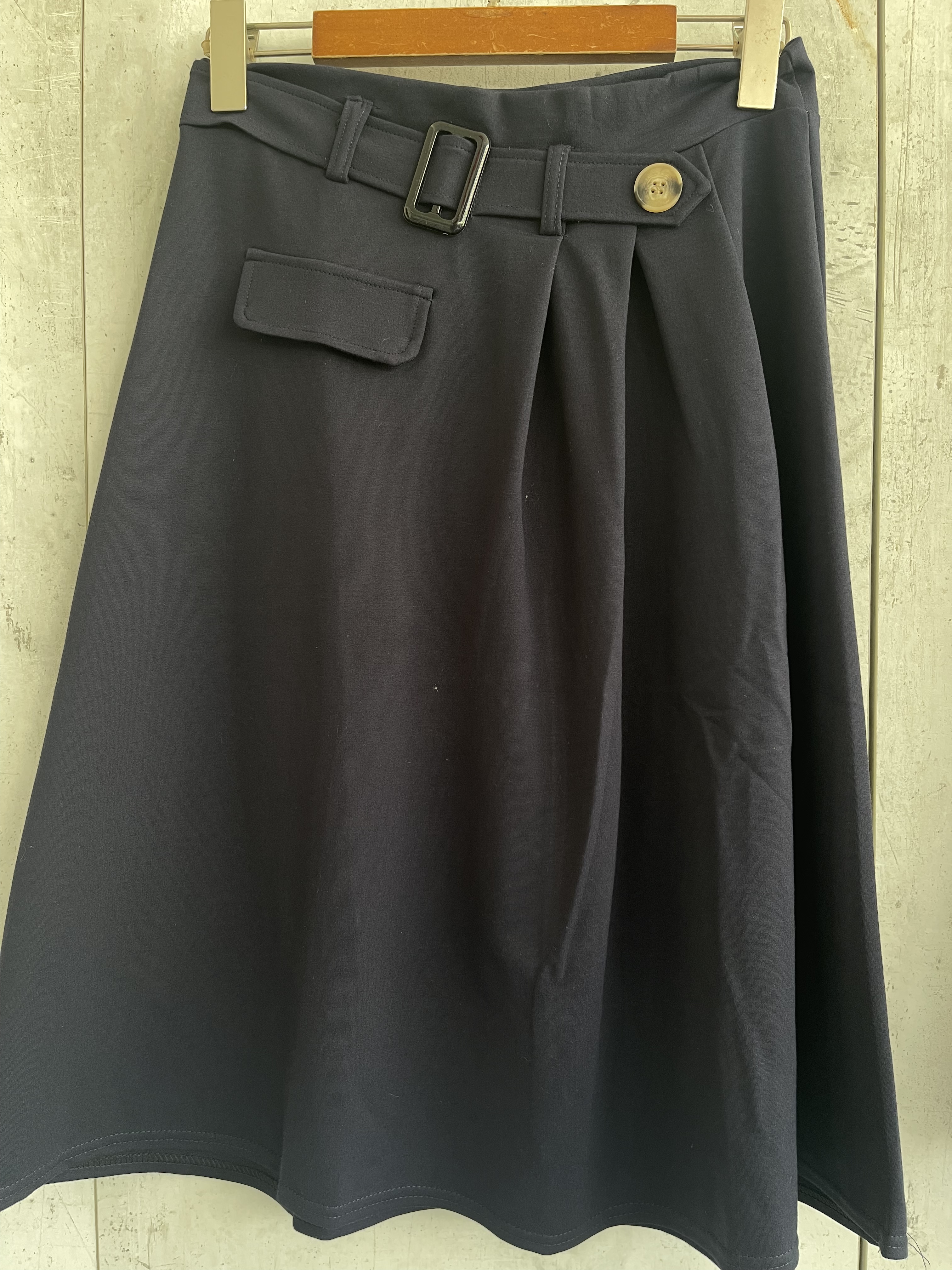 24221 Mallory Midi Flared Skirt W Belt Attached (UW 36-45cm; H FS; L 65cm)