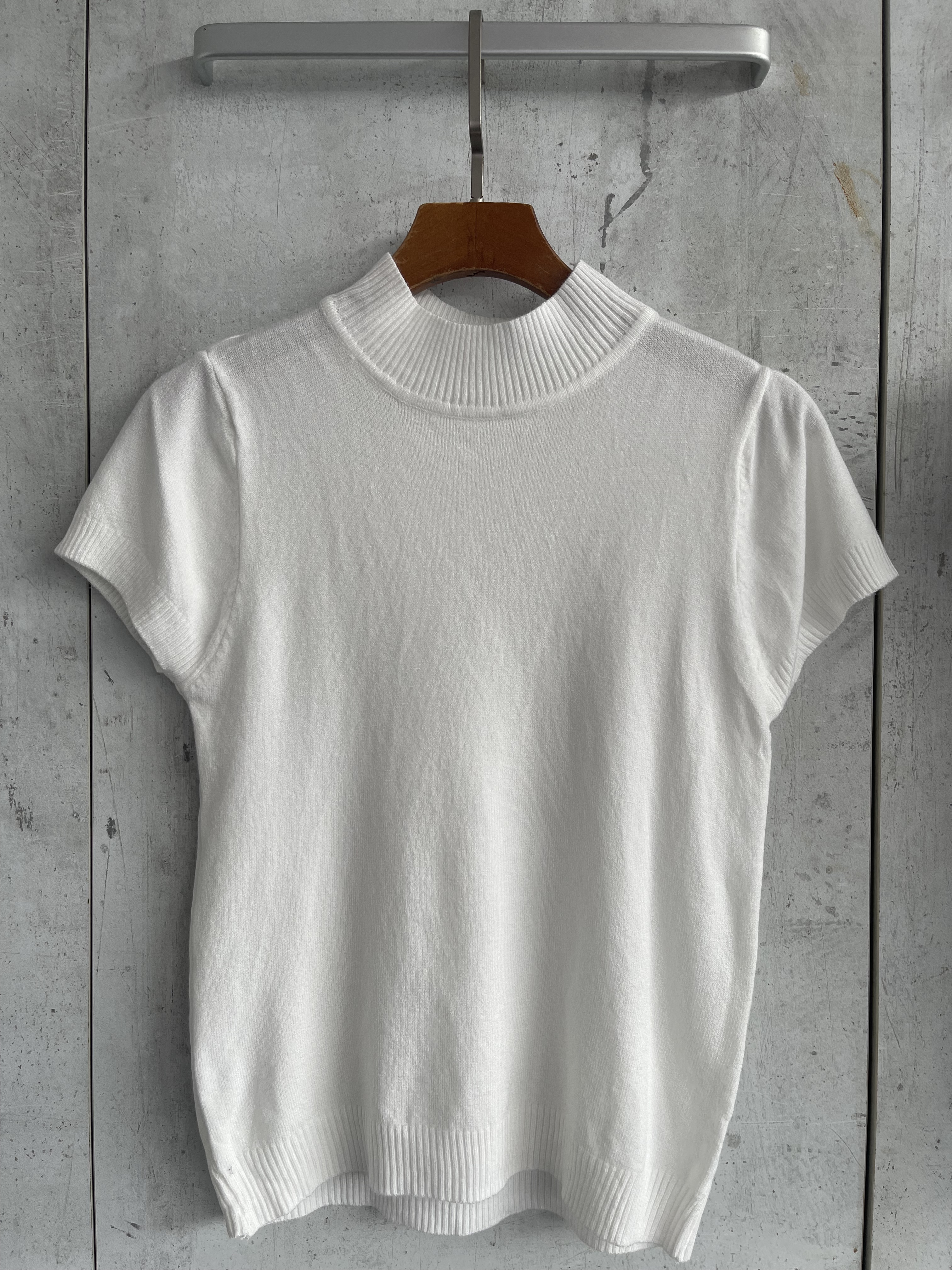 558: Basic High Neck Knit Top (B 36-48cm; L 50cm)