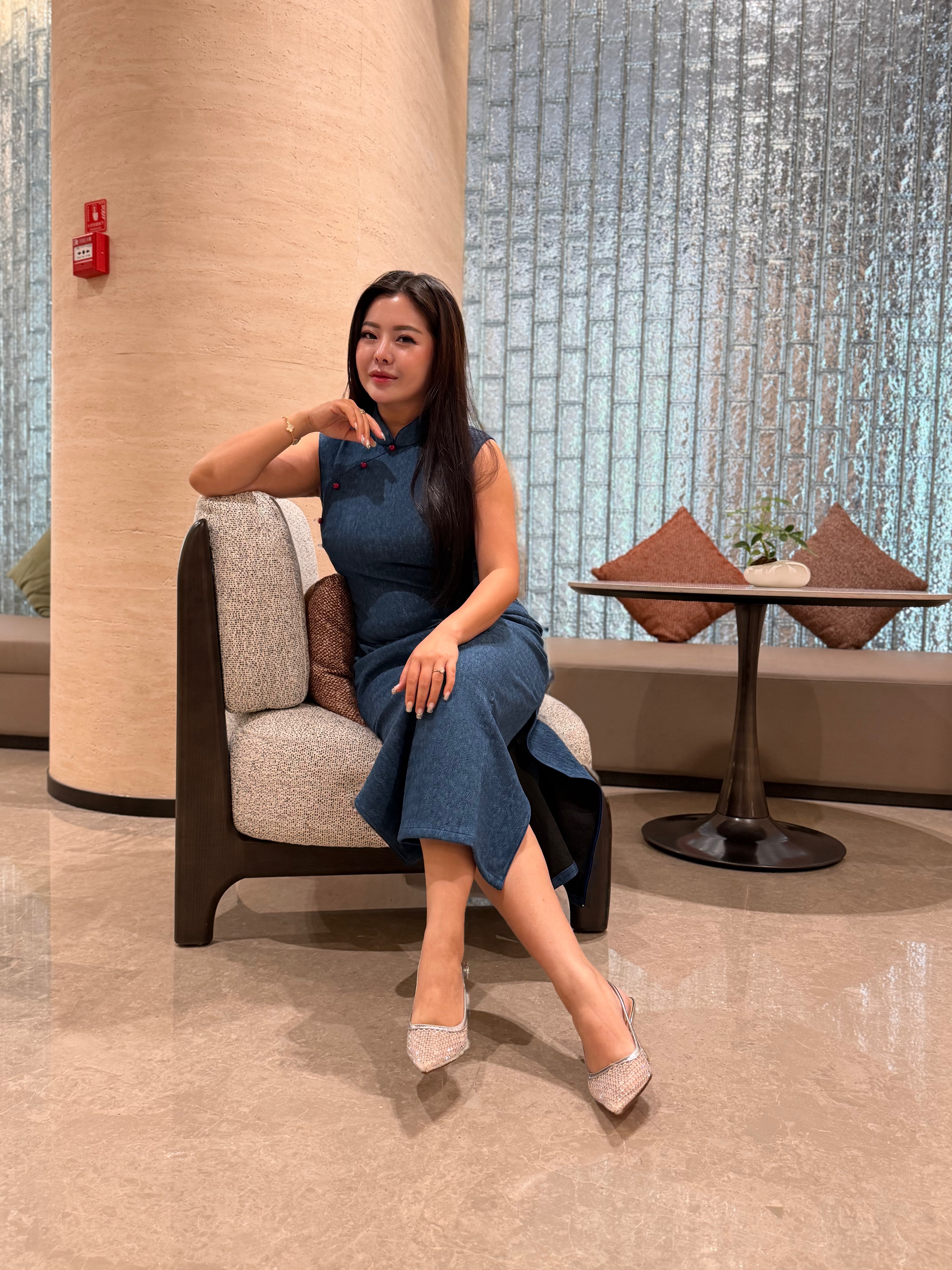 HZ May Stream #3: (PO) 2551 Sapphire Cheongsam (MSize:B41-46cm H45-50cm L118cm, LSize:B43-48cm, H47-52cm L118cm; XLSize:B45-50cm H49-55cm L118cm, 2XLSize:B47-52cm H51-57cm L118cm, 3XLSize:B49-54cm H53-60cm L118cm)