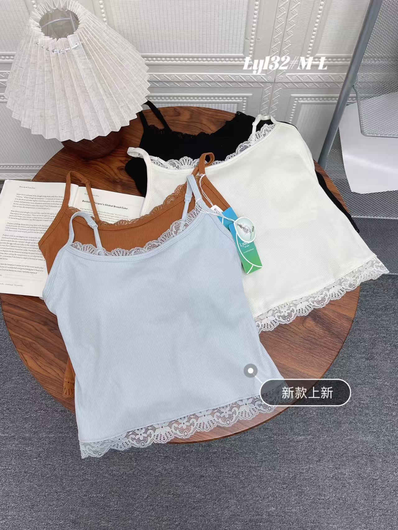 GZ May Stream #25: (PO) LY132 Ripped Cotton Padded Top w Lace Neckline  (MSize: B:37-44cm, L44cm, LSize B:43-49cm, L45cm)