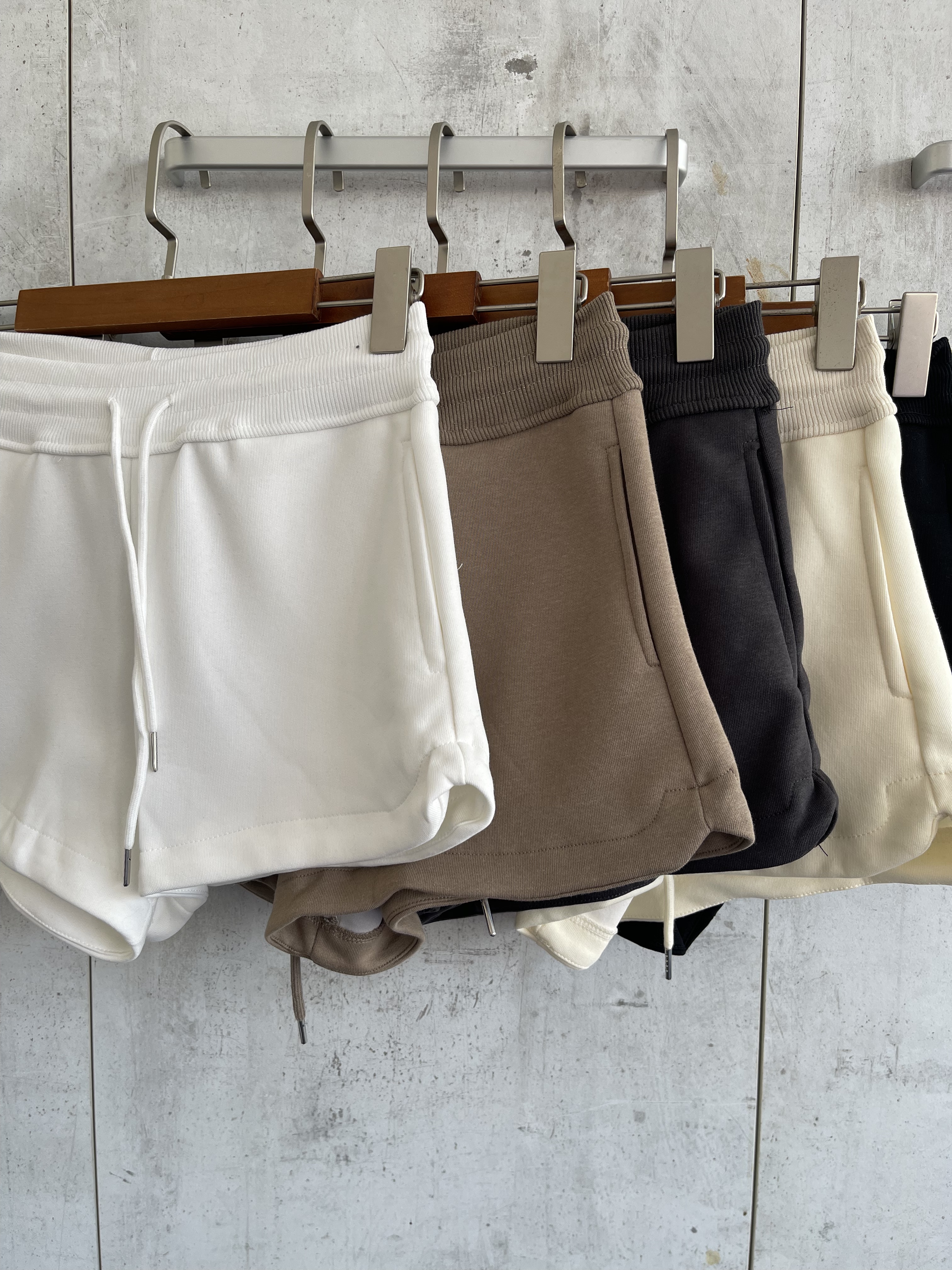 2554 Soraya Sporty Shorts W Adjustable Sash (UW 33-48cm; H 45-53cm; L 30cm)