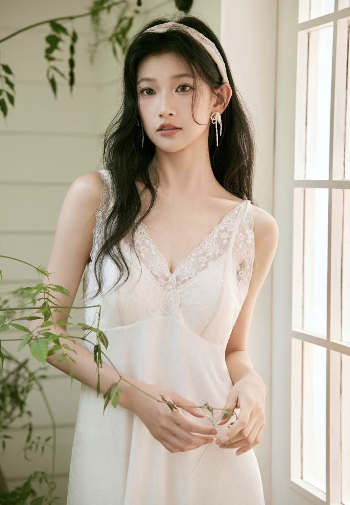 HZ July Stream #6: (PO) 908 Eloise Premium Lace Icy Sleep Wear (B:42-60cm, L:90cm)