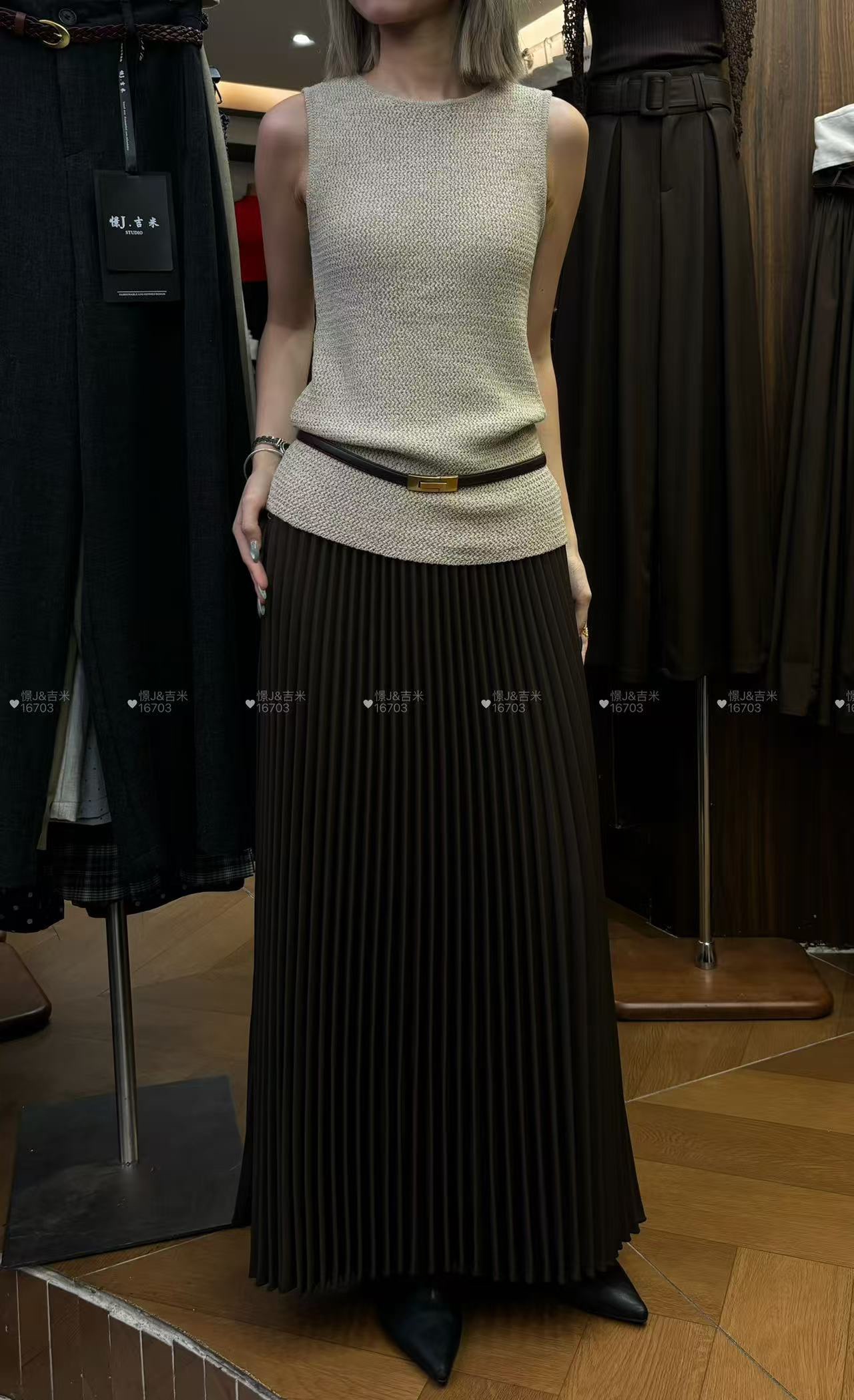 GZ July Stream #susan: (PO) 16703 Elysian Pleated Maxi Skirt (UW 32-40cm; L 93cm)